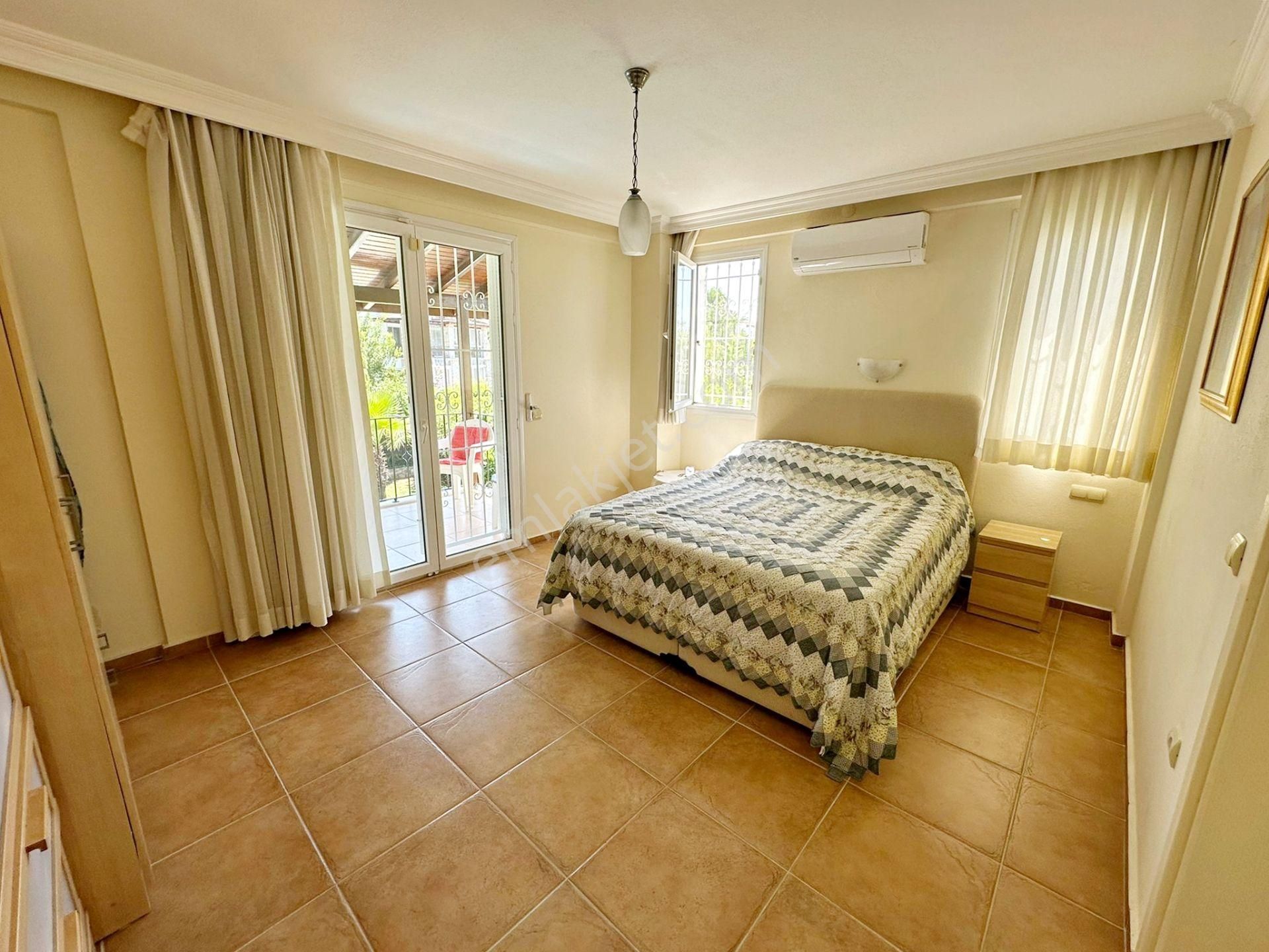 Ovacık'ta Müstakil Havuzlu Bahçeli Fırsat Villa - Görsel 21