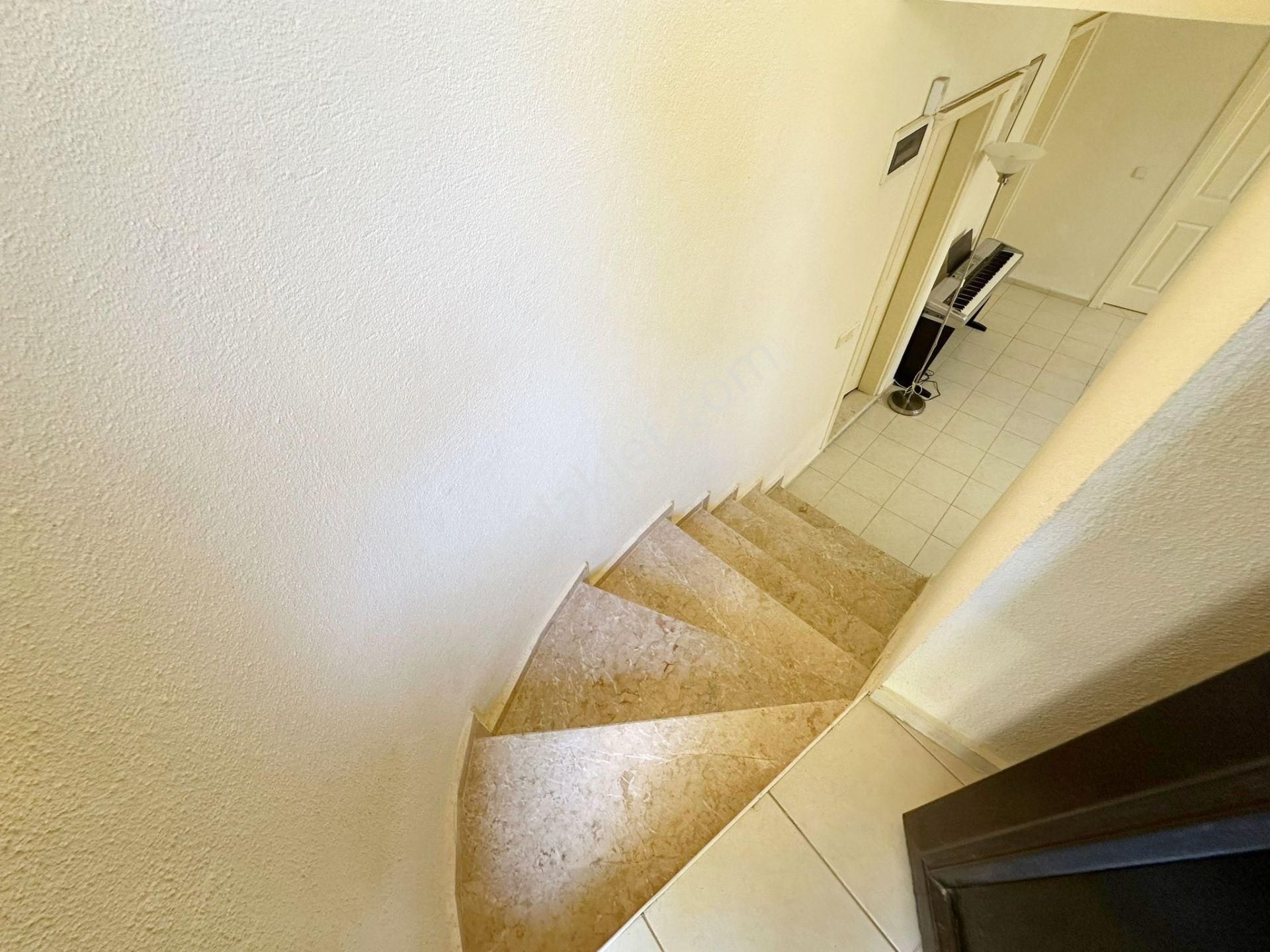 Ovacık'ta Müstakil Havuzlu Bahçeli Fırsat Villa - Görsel 18