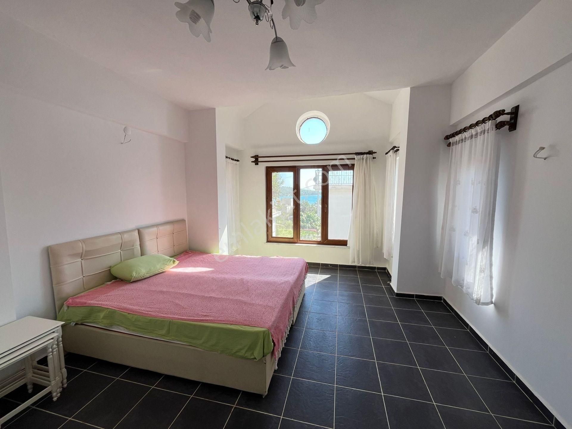 Kıyıkışlacık’ta Site İçerisinde Geniş Bahçeli 3+1 Müstakil Villa - Görsel 22