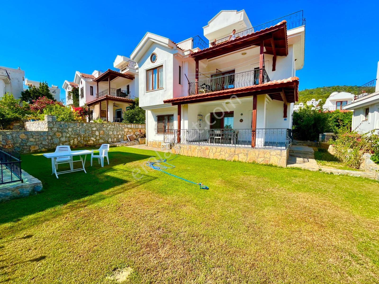 Kıyıkışlacık’ta Site İçerisinde Geniş Bahçeli 3+1 Müstakil Villa - Görsel 2