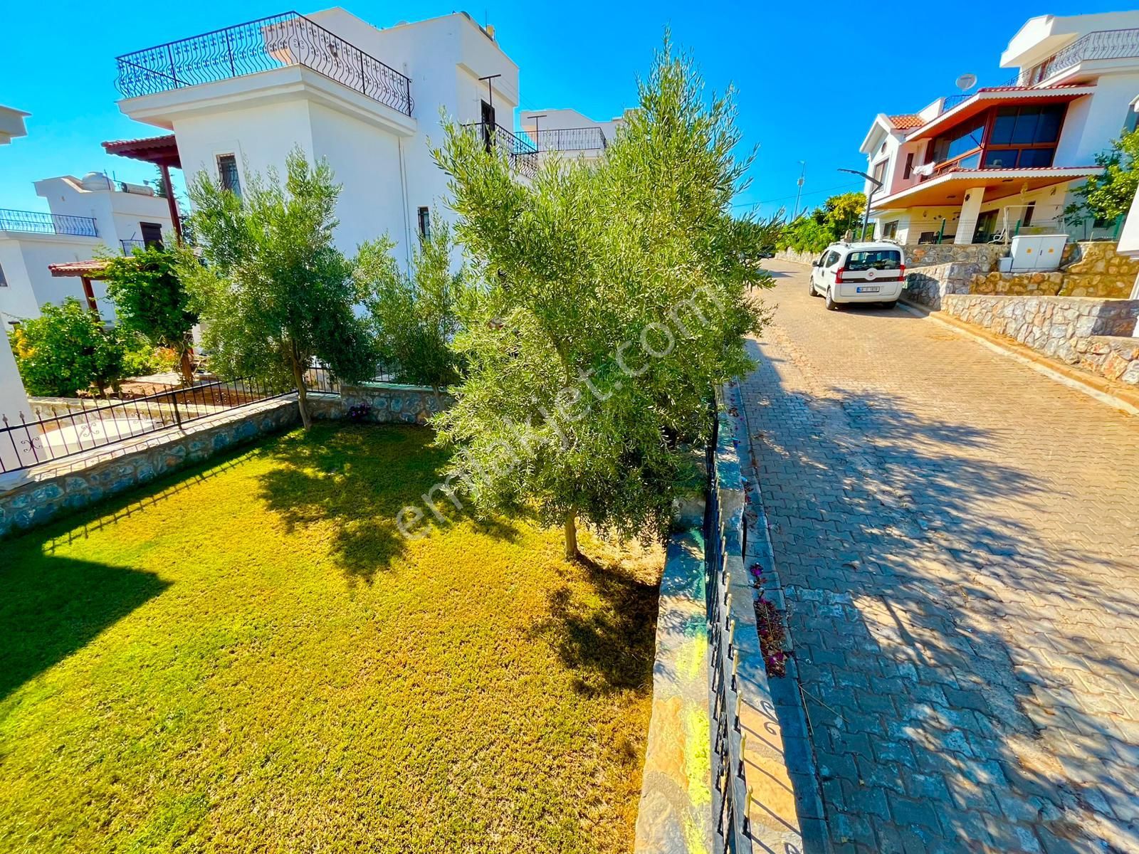 Kıyıkışlacık’ta Site İçerisinde Geniş Bahçeli 3+1 Müstakil Villa - Görsel 34