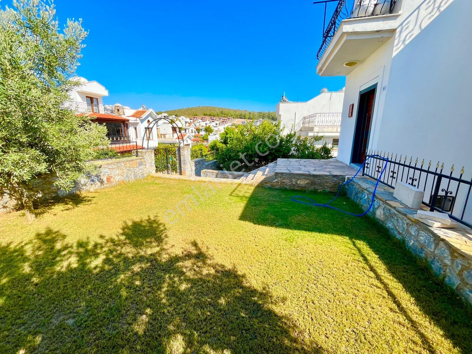 Kıyıkışlacık’ta Site İçerisinde Geniş Bahçeli 3+1 Müstakil Villa - Görsel 8