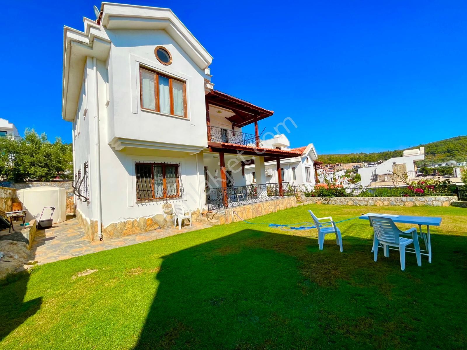 Kıyıkışlacık’ta Site İçerisinde Geniş Bahçeli 3+1 Müstakil Villa - Görsel 3