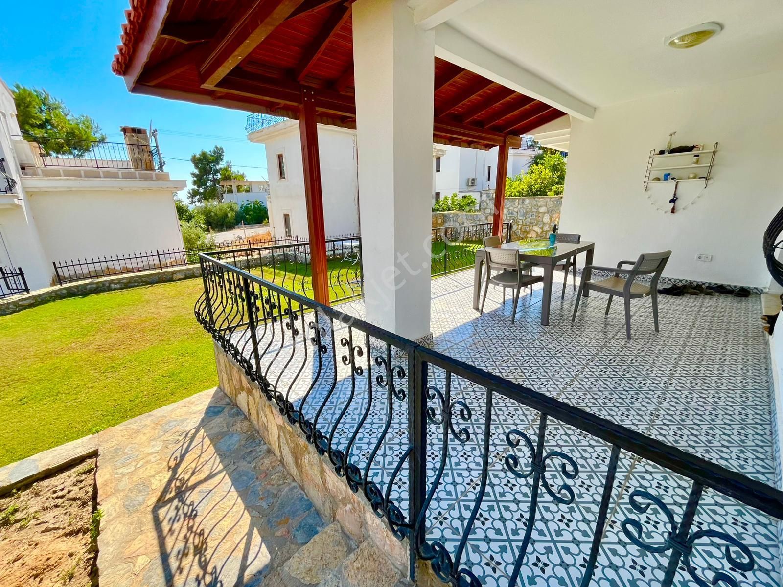 Kıyıkışlacık’ta Site İçerisinde Geniş Bahçeli 3+1 Müstakil Villa - Görsel 6
