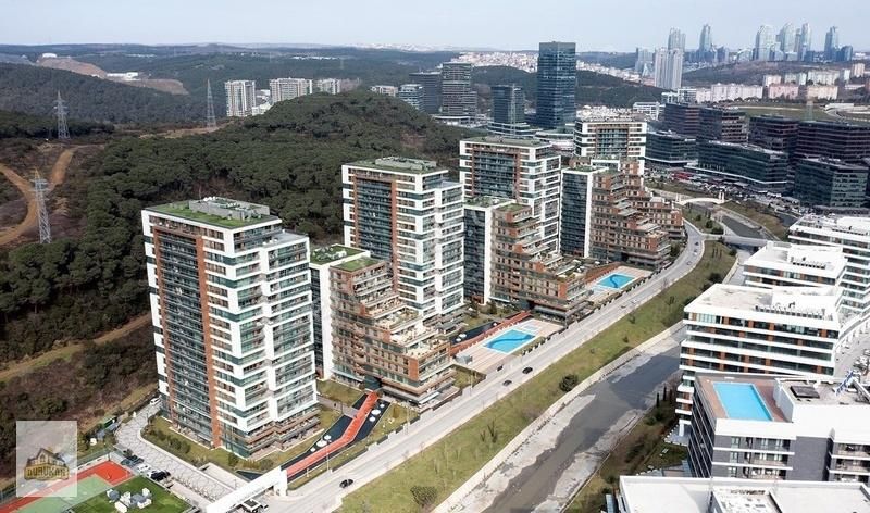 Vadistanbul Teras Evleri 3+1 Peysaj Cephe Boş Güncel Satılık