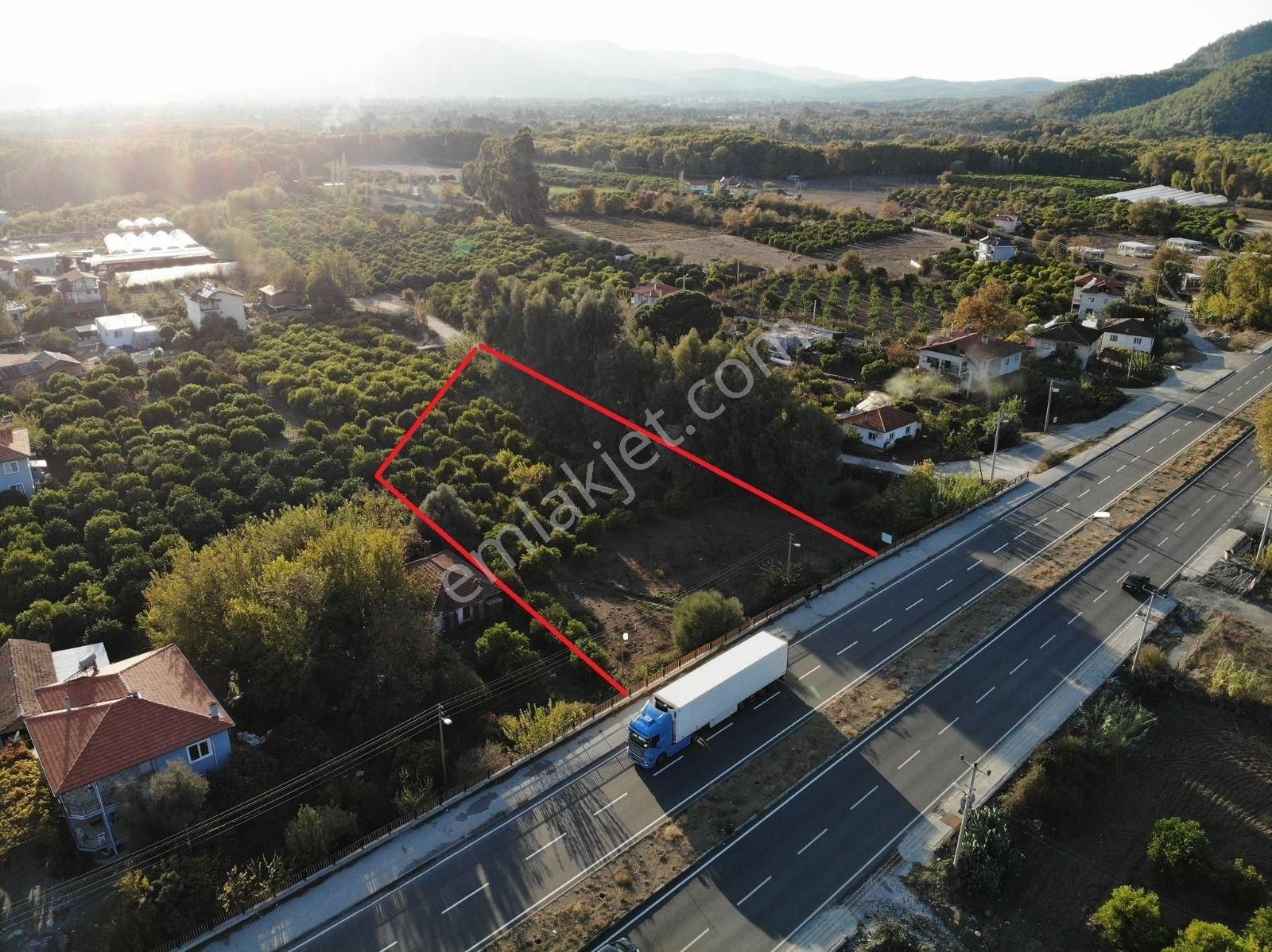 Muğla Köyceğiz Toparlar’da Ana Yola Sıfır Satılık Ticari Arsa