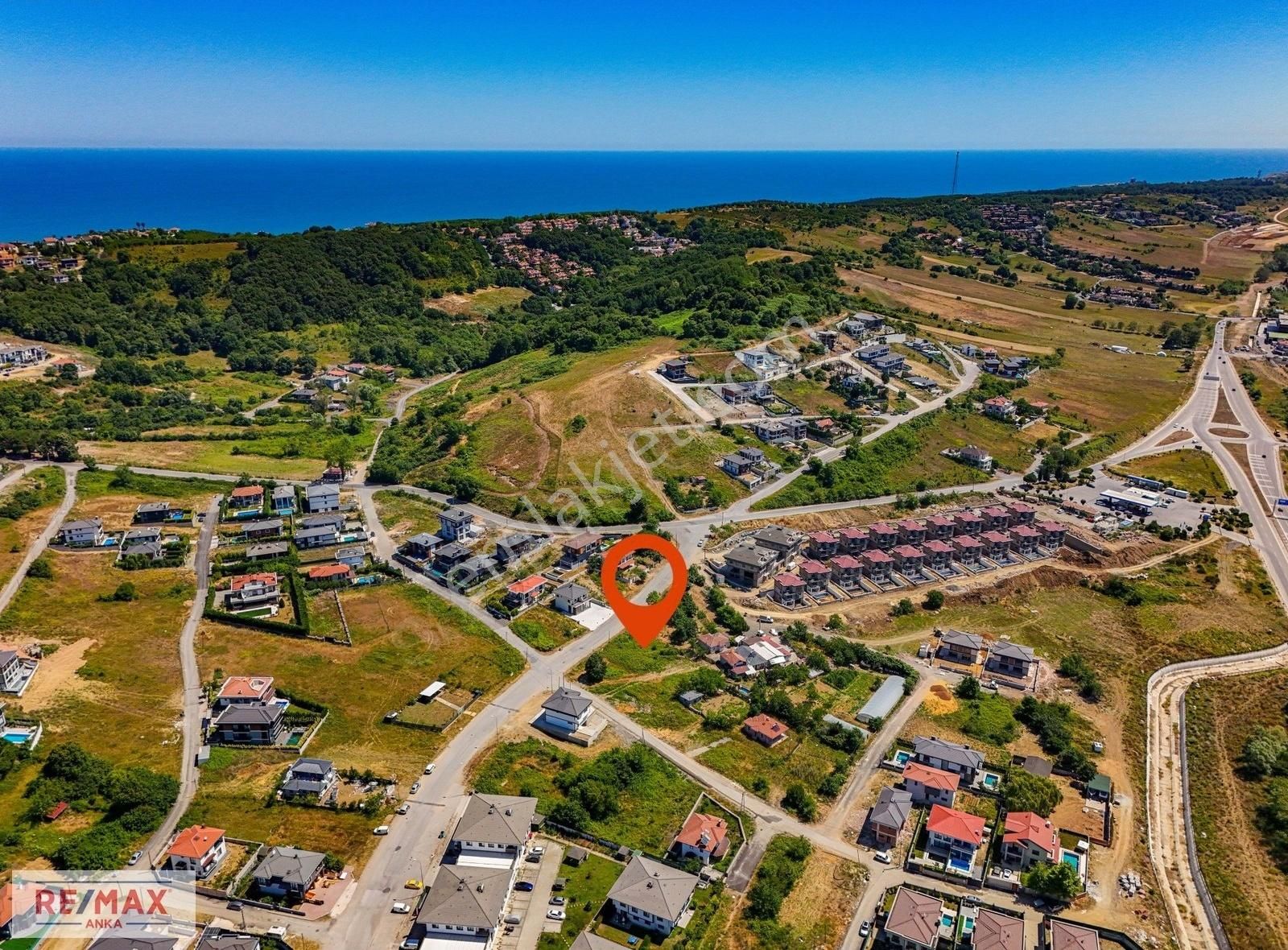 Remax Anka'dan Çavuş Mah. Cadde Cephe Ticari Konut Satılık Arsa