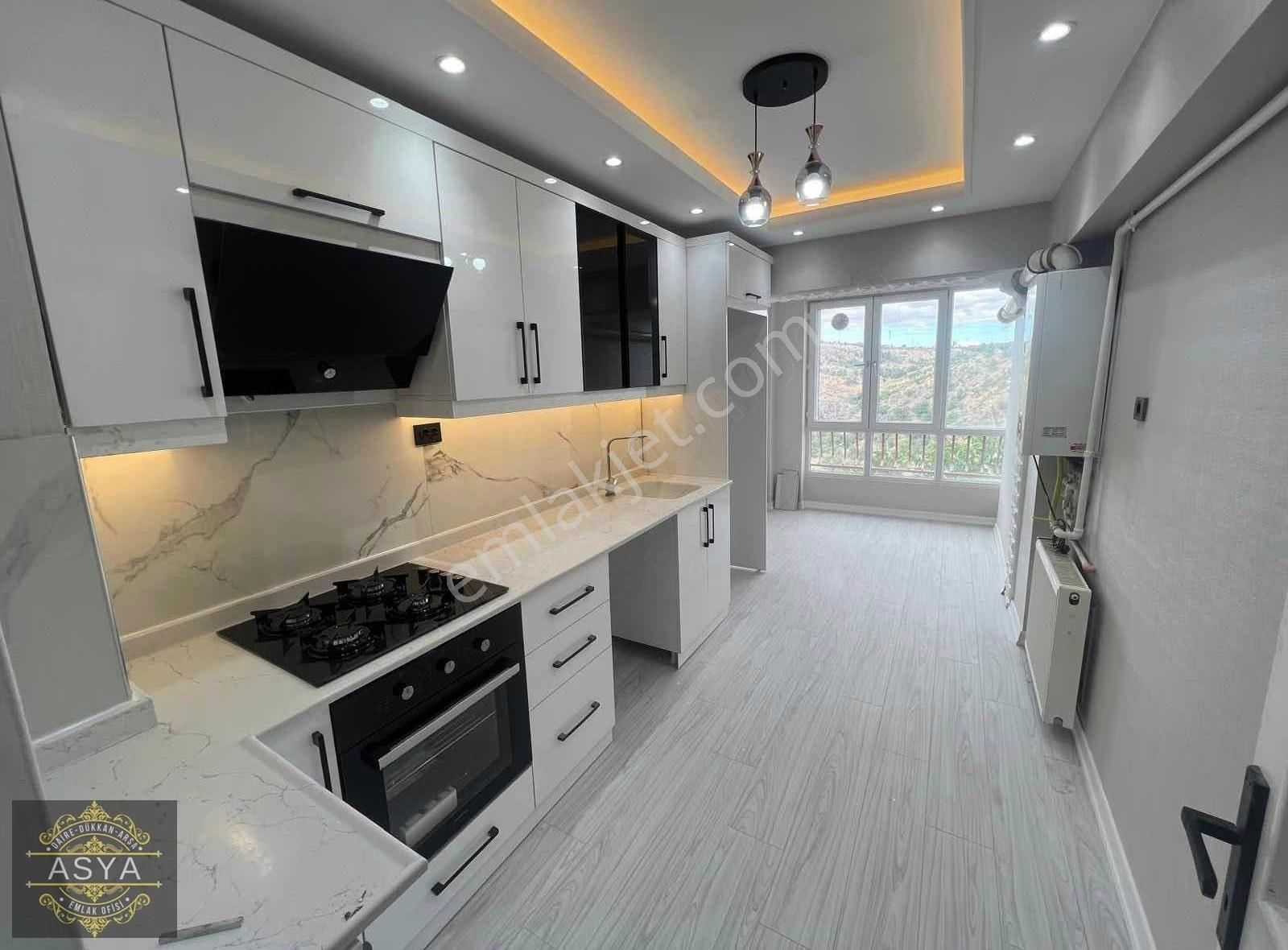 Bademlik Cadde Önü Full Yapılı 3+1 Ara Kat Manzaralı Fırsatı