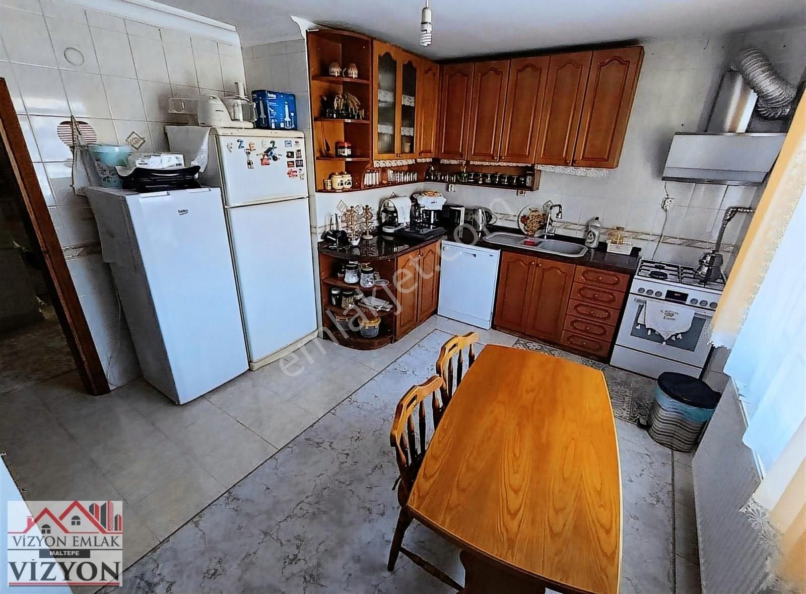 Efsane 180 M² Bölgenin En Genişi 3+1 180m2 Mülkiyet Tapu-manzaralı