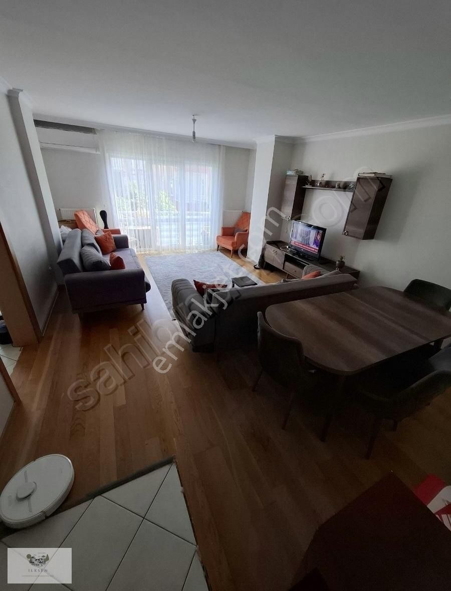 Yayla Çam Sokakta Çok Acil Acil Kapalı Otoparklı 120m2