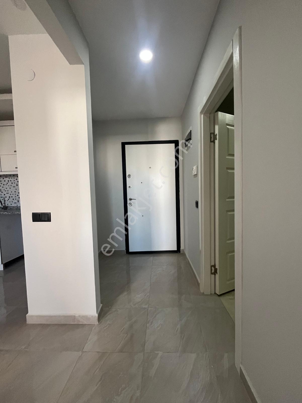 Alanya Konakli Merkezde Havuzlu Satılık 1+1 Daire Denize 100 Mt - Görsel 8