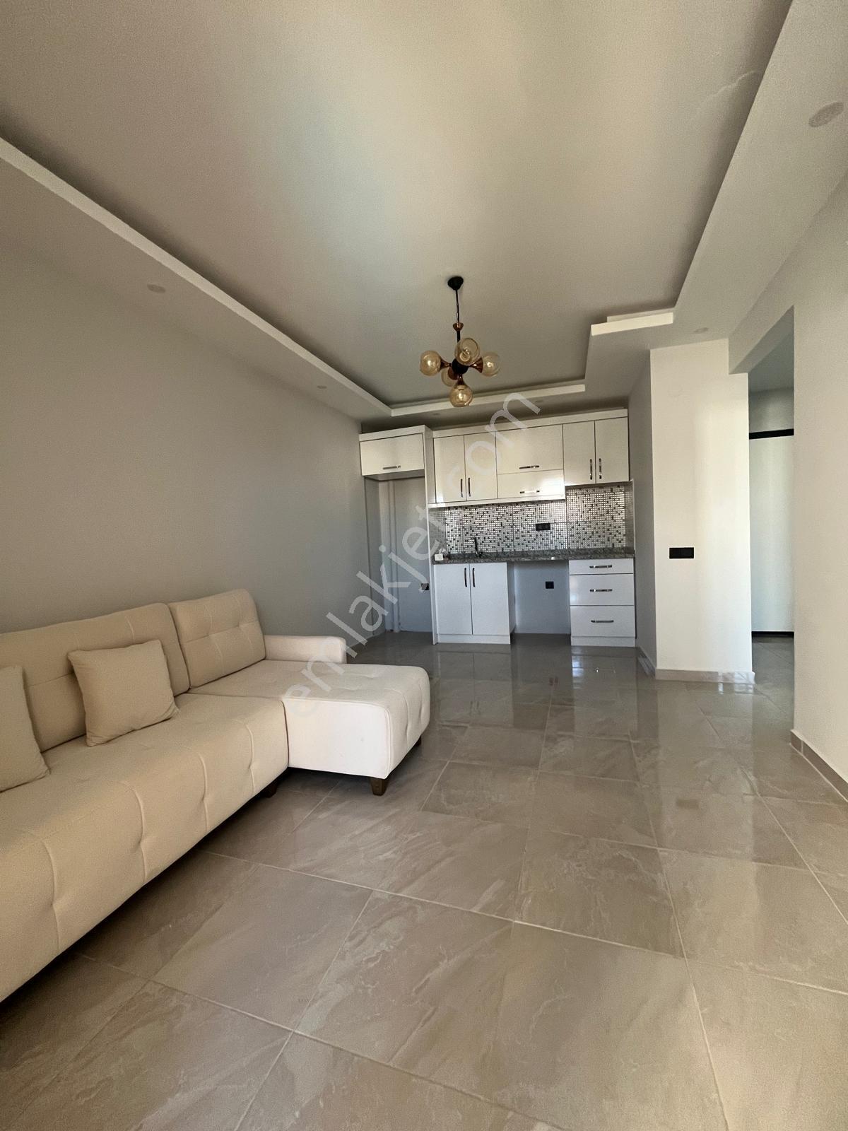 Alanya Konakli Merkezde Havuzlu Satılık 1+1 Daire Denize 100 Mt - Görsel 4
