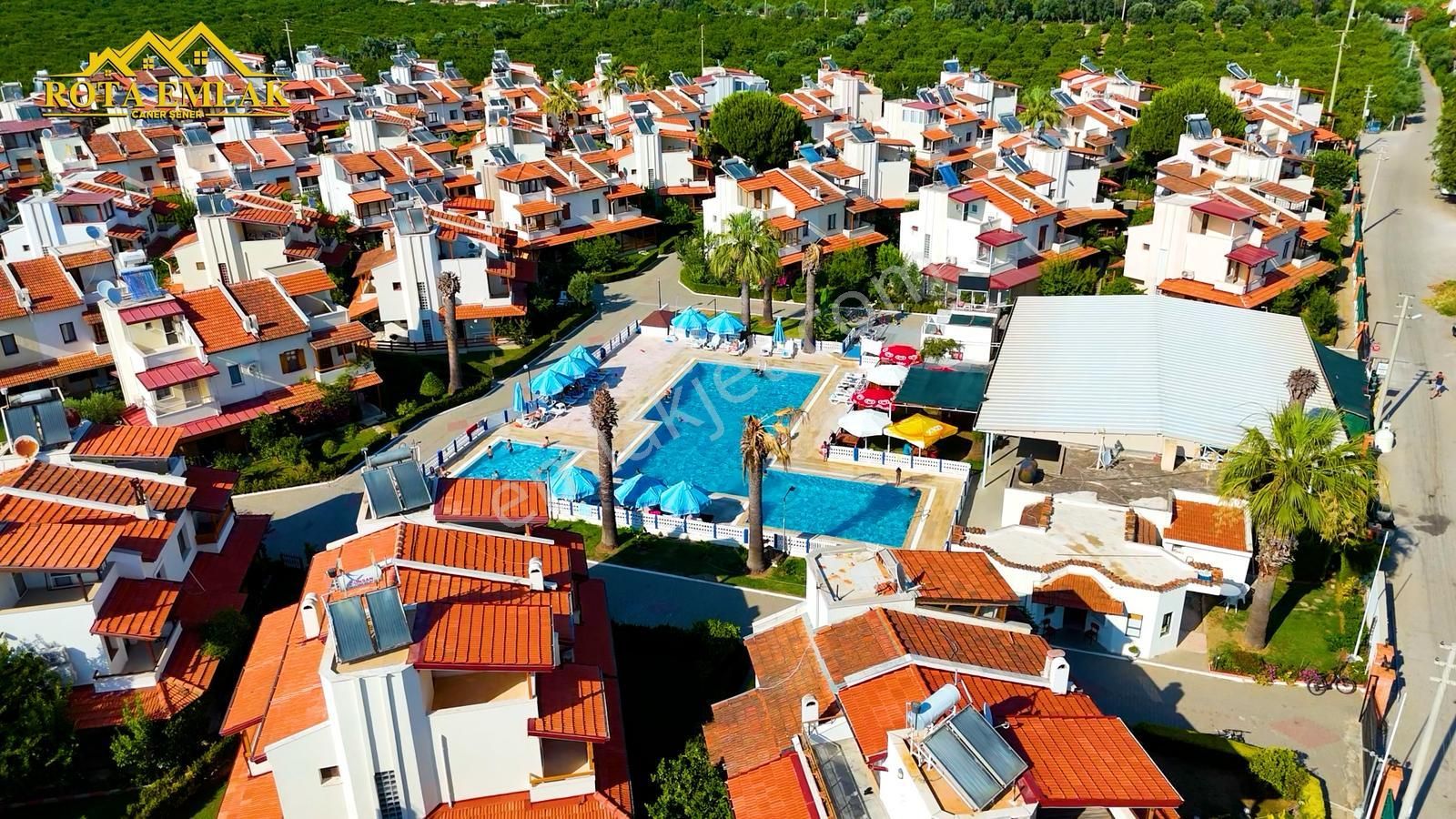 Rota Emlak'tan Gümüldür'de Havuzlu Sitede 3+1 Satılık Villa