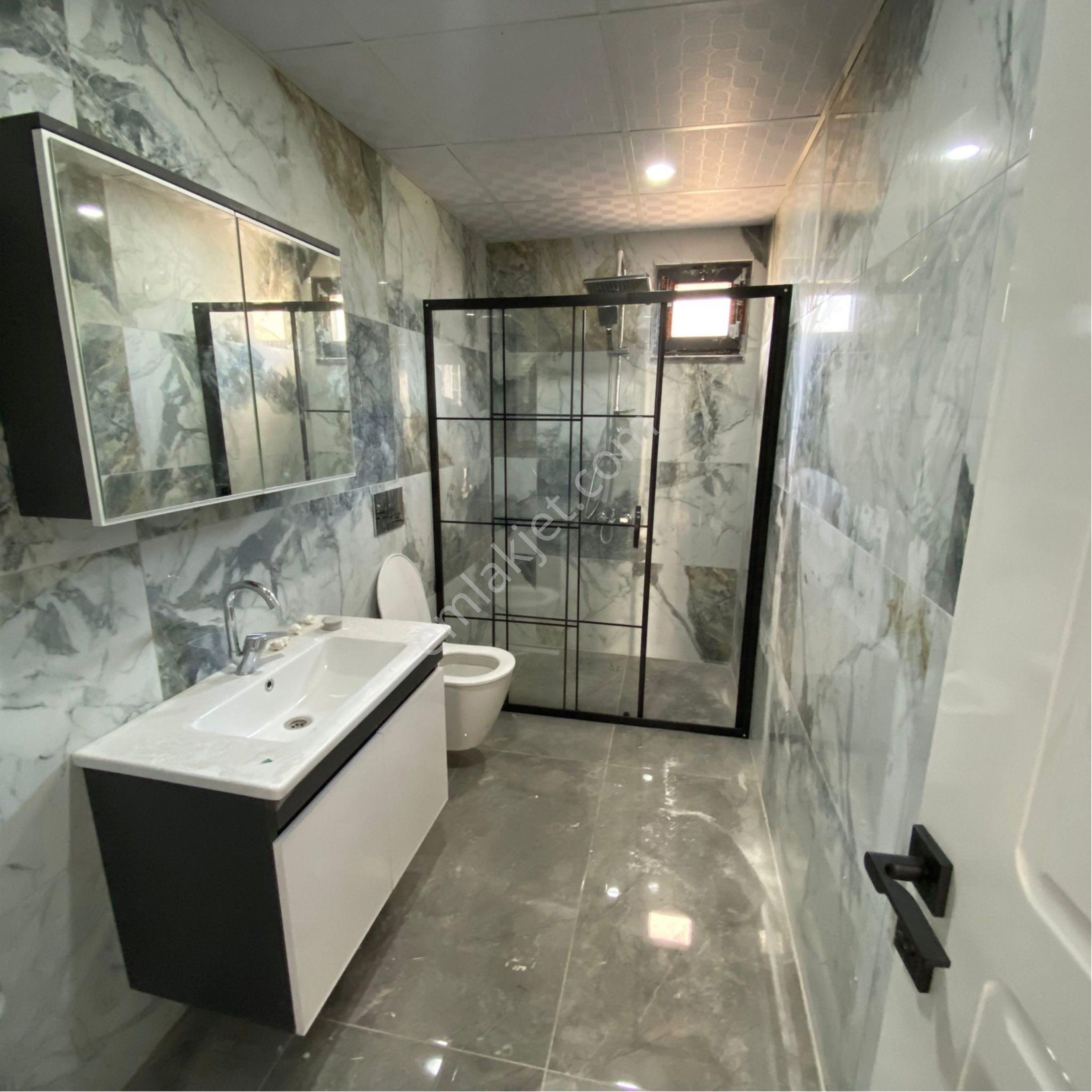 Karayel Gayrimenkulden Şehrin Merkezinde 3+1 138m2 Lüx Daire