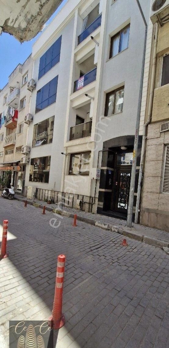 İzmir Balçova Eğitim Mah Deprem Yönetmeliğine Uygun 3+1 Ara Kat Metroya Yürüme Mesafesi Satılık Dai