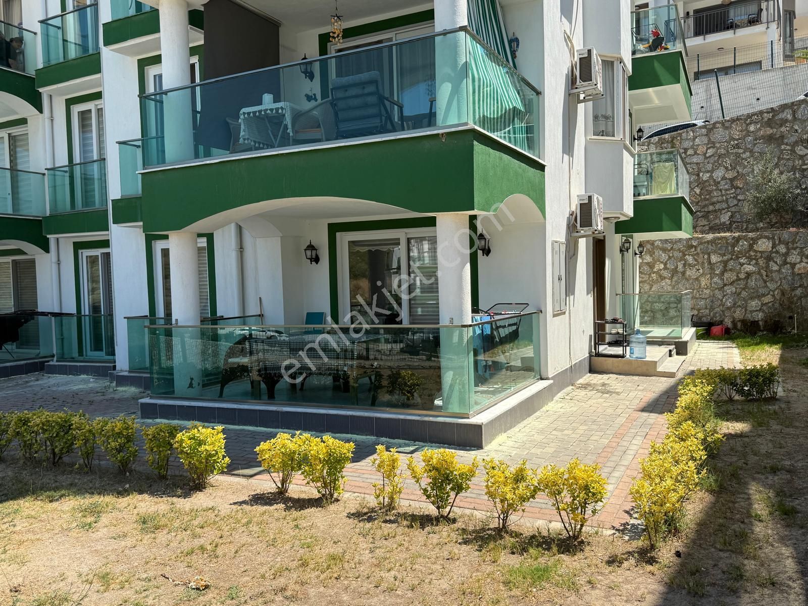 Boğaziçi Green Park Sitesi'nde 3+1 Giriş Katı Daire