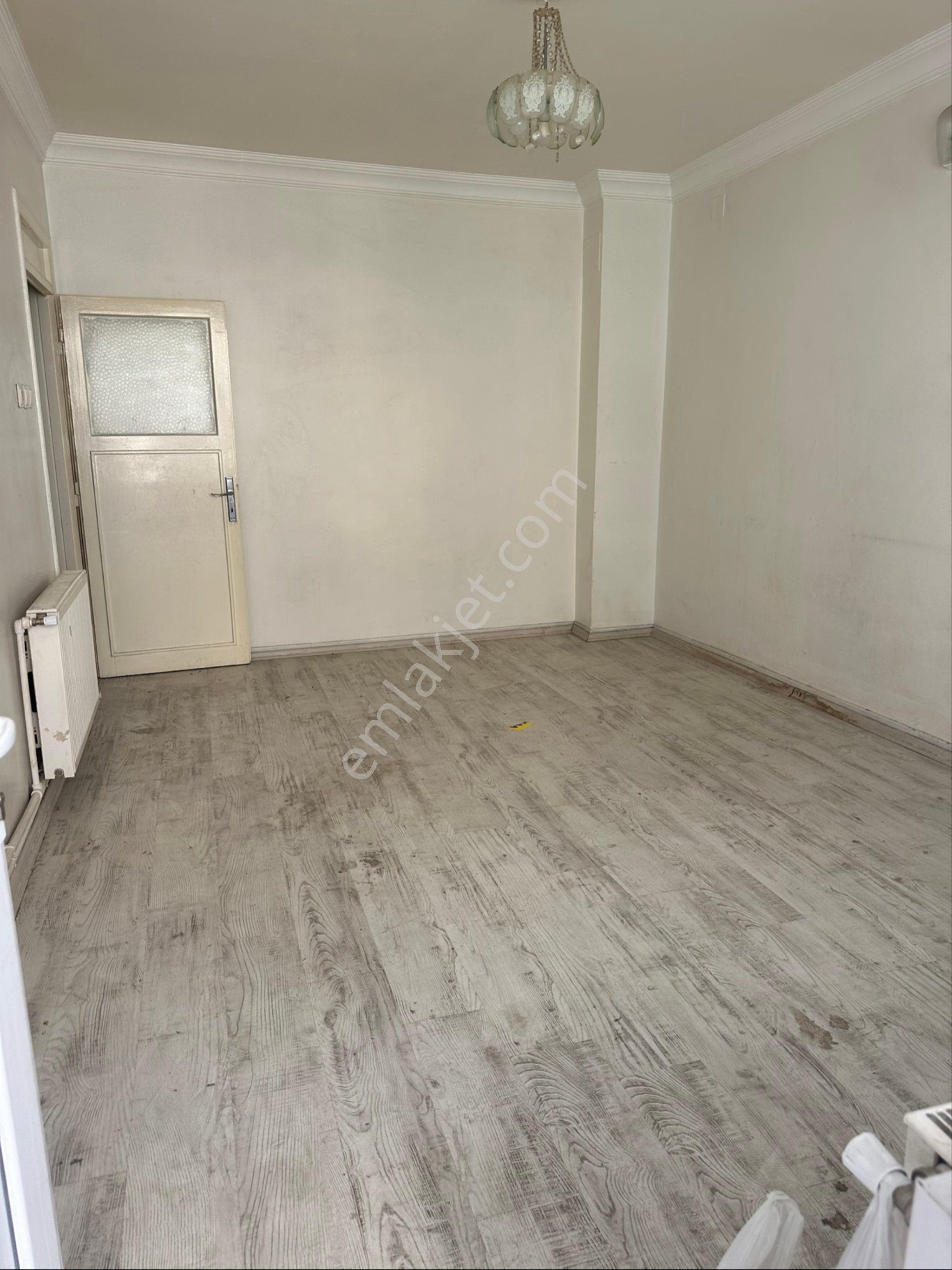 Konak Mah Satlık 2+1 Dogalgazlı Kattan Bölme Daire - Görsel 8