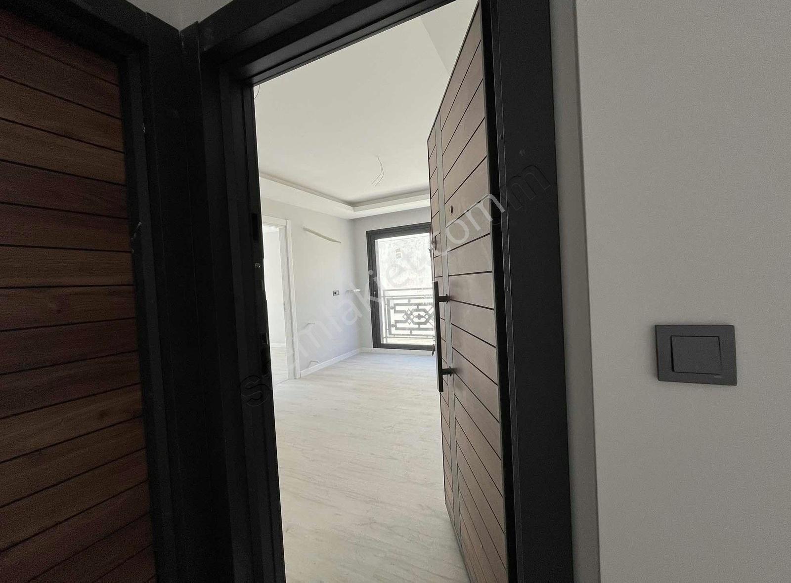 Yiğit Gayrimenkulden Çeşme Marinada Satılık Sıfır 1+1 - Görsel 21