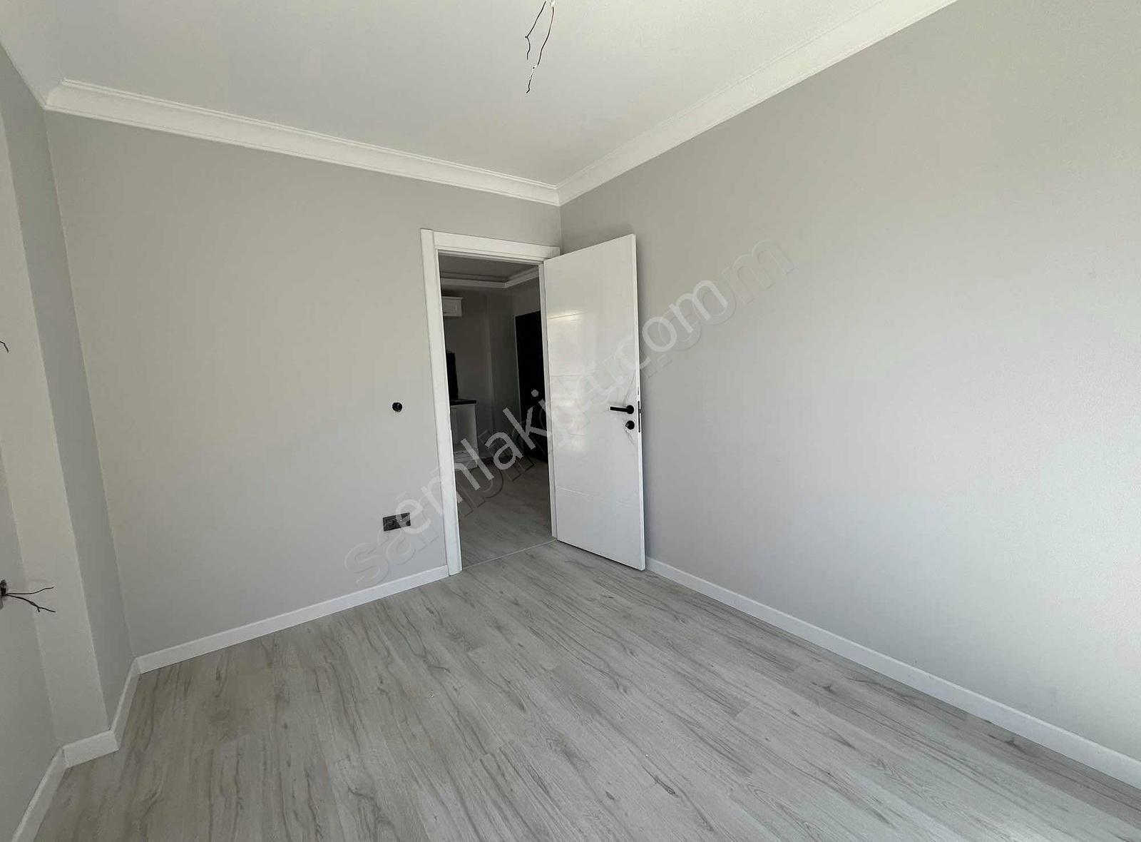 Yiğit Gayrimenkulden Çeşme Marinada Satılık Sıfır 1+1 - Görsel 17