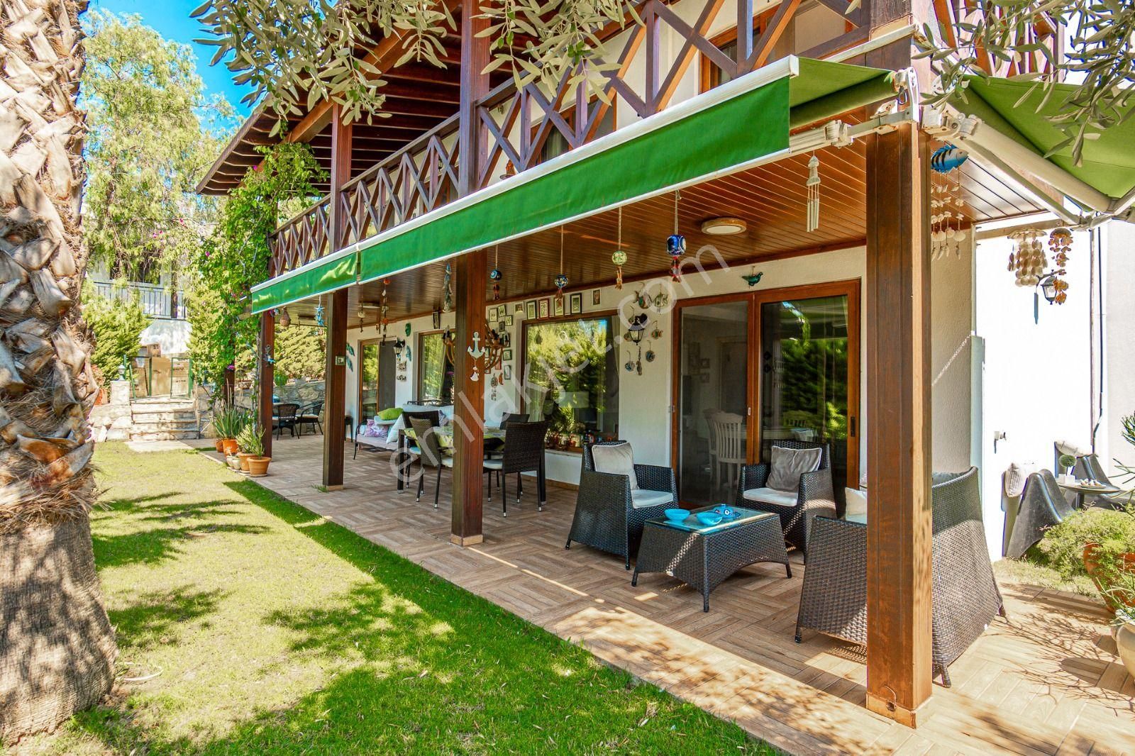 Bodrum Adabükü Doktorlar Sitesi'nde Deniz Manzaralı Birleştirilmiş Satılık Villa - Görsel 4