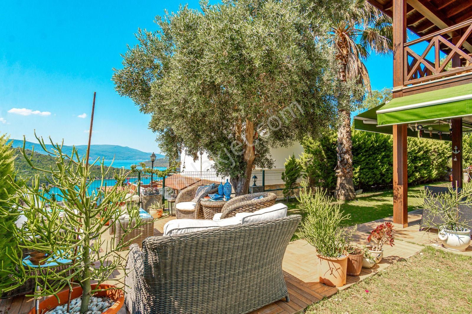 Bodrum Adabükü Doktorlar Sitesi'nde Deniz Manzaralı Birleştirilmiş Satılık Villa - Görsel 9