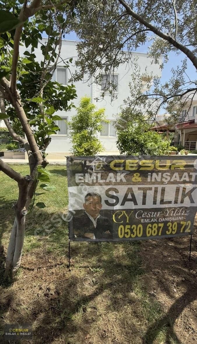 Dikili Salihleraltında Satılık Bahçeli 3+1 Köşe Villa