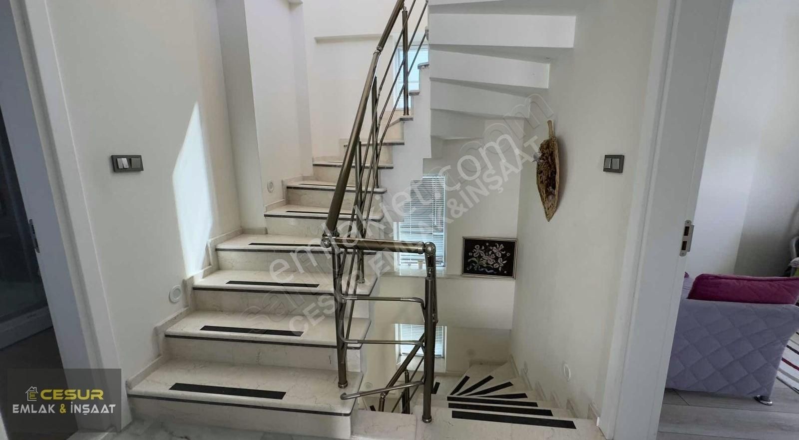 Dikili Umut Sitesinde Ultra Lüks Villa - Görsel 2