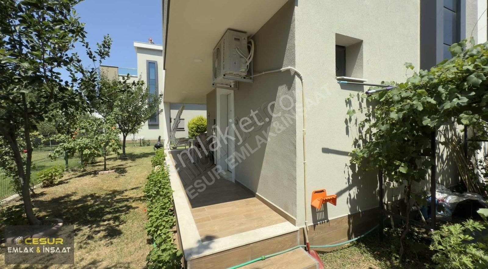 Dikili Umut Sitesinde Ultra Lüks Villa - Görsel 28