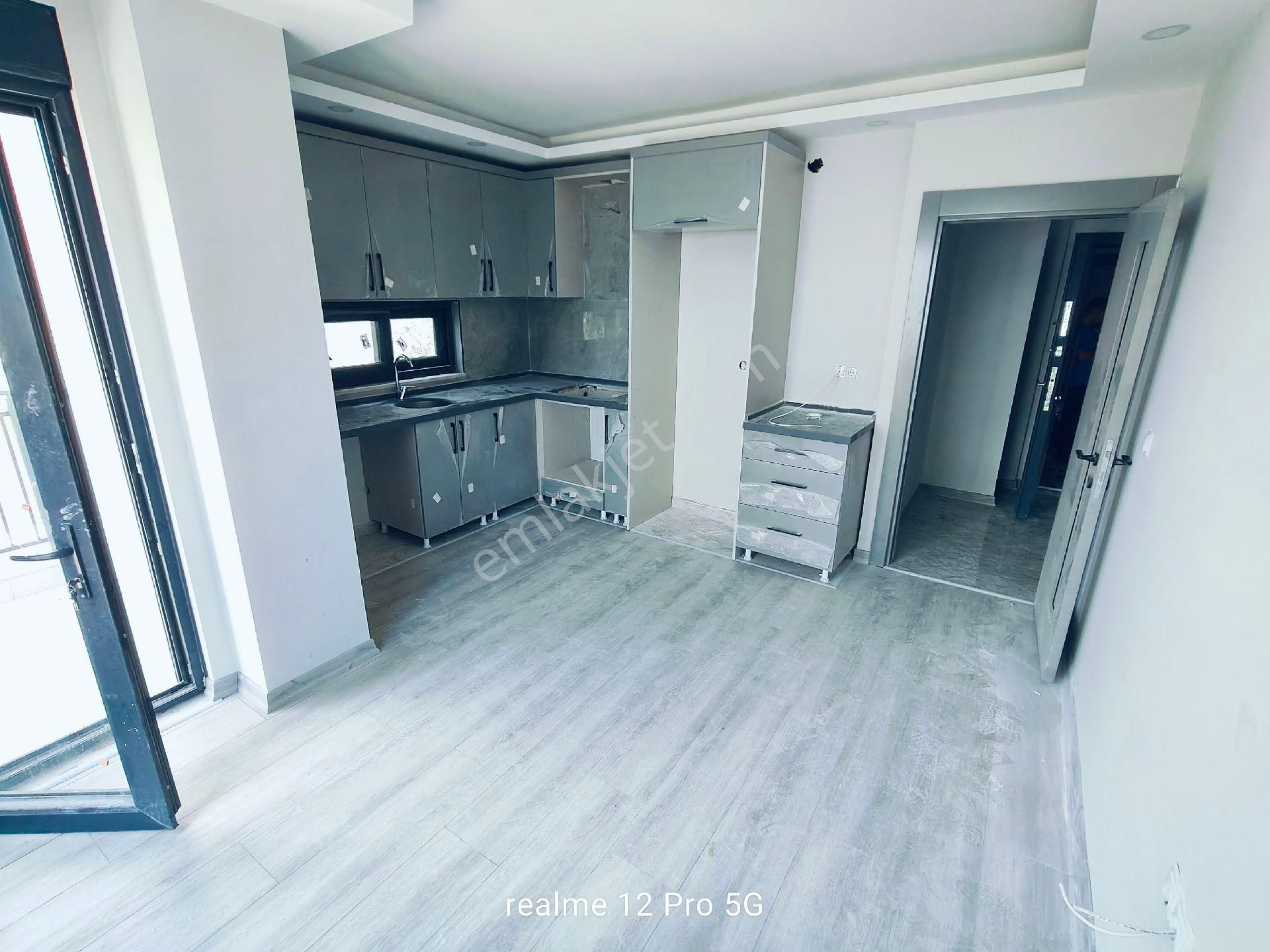 Kepez Hüsnükaraş Mh 1+1 Daire 1 Kat A Mutfak 55 M2 Sıfır Bina