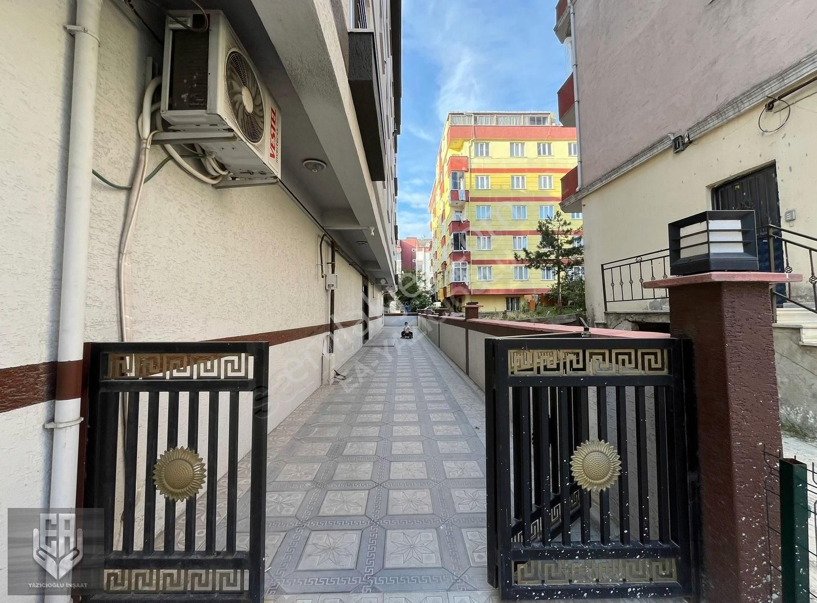 Kapaklı Vatan Mah Merkezi Konumda.2+1 93 M2 Lüks Satılık Daire