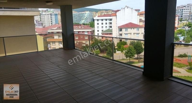 Emlakyap'dan Kurtköy City Life'da Eşyalı Arakat 1+1 Kiralık Dair
