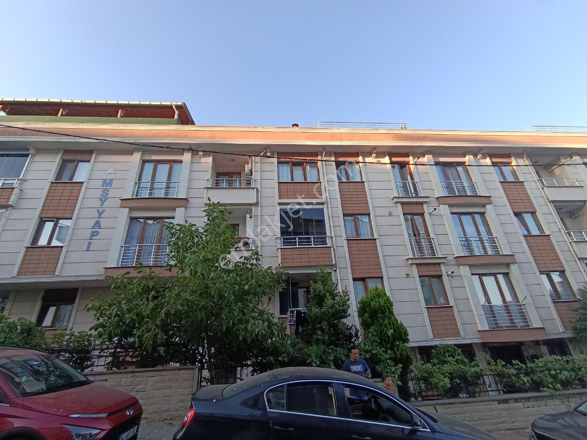 Küçükyalı Aydınevlerde Genç Bakımlı Binada Masrafsız 1+1