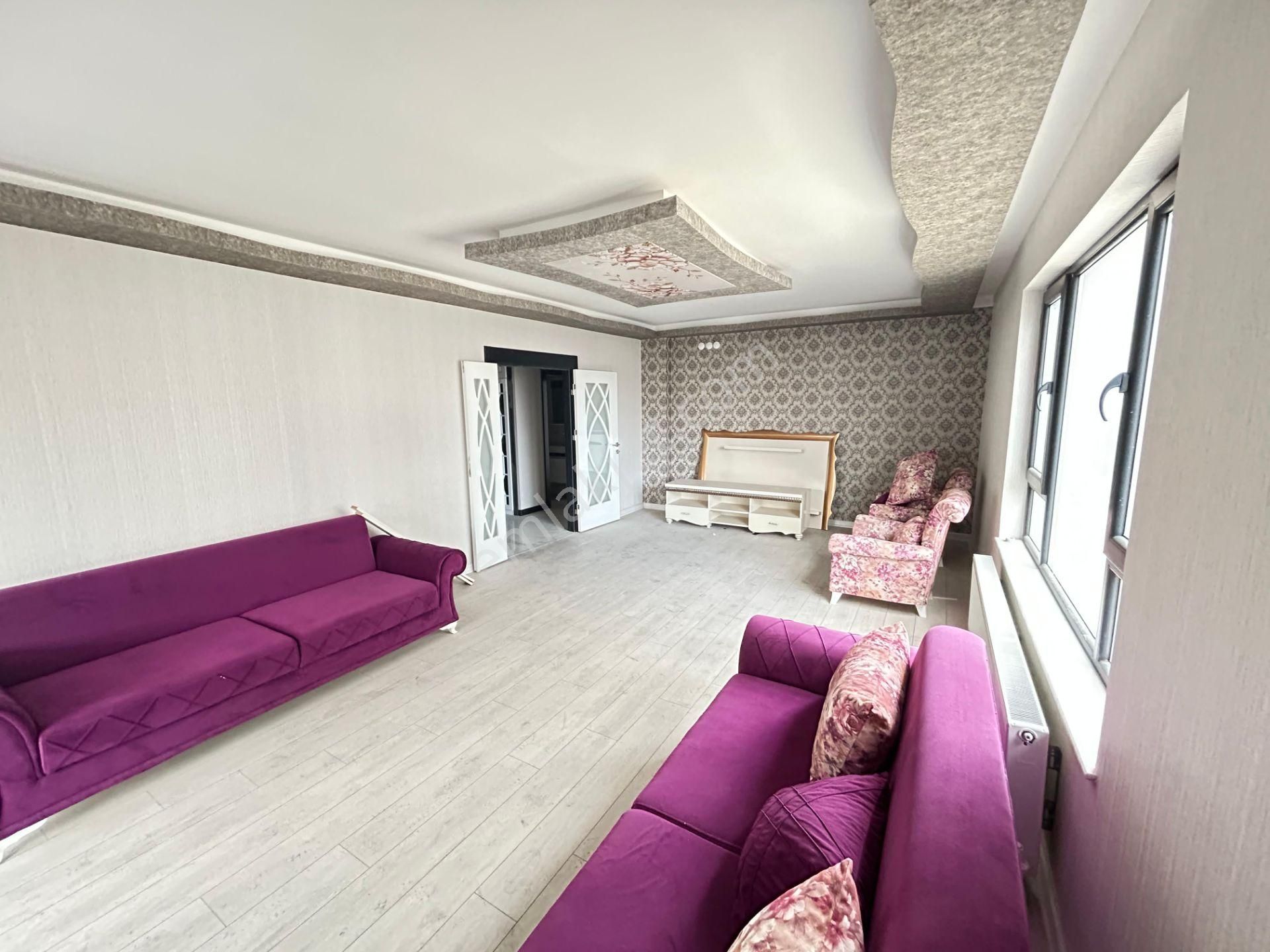 Merkezi Konumda Yüksek Katta Manzaralı Sitede 4+1 Satılık Prıme Ofis - Görsel 2