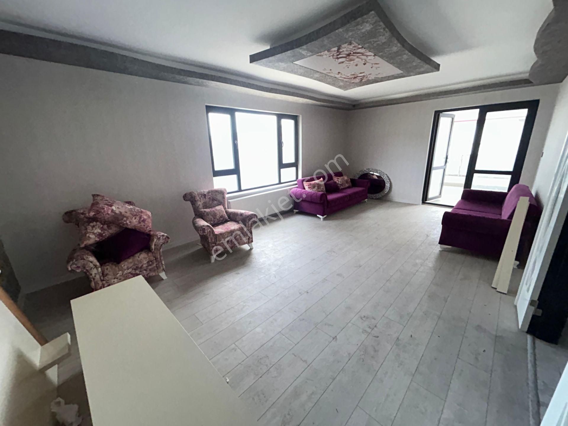 Merkezi Konumda Yüksek Katta Manzaralı Sitede 4+1 Satılık Prıme Ofis - Görsel 6