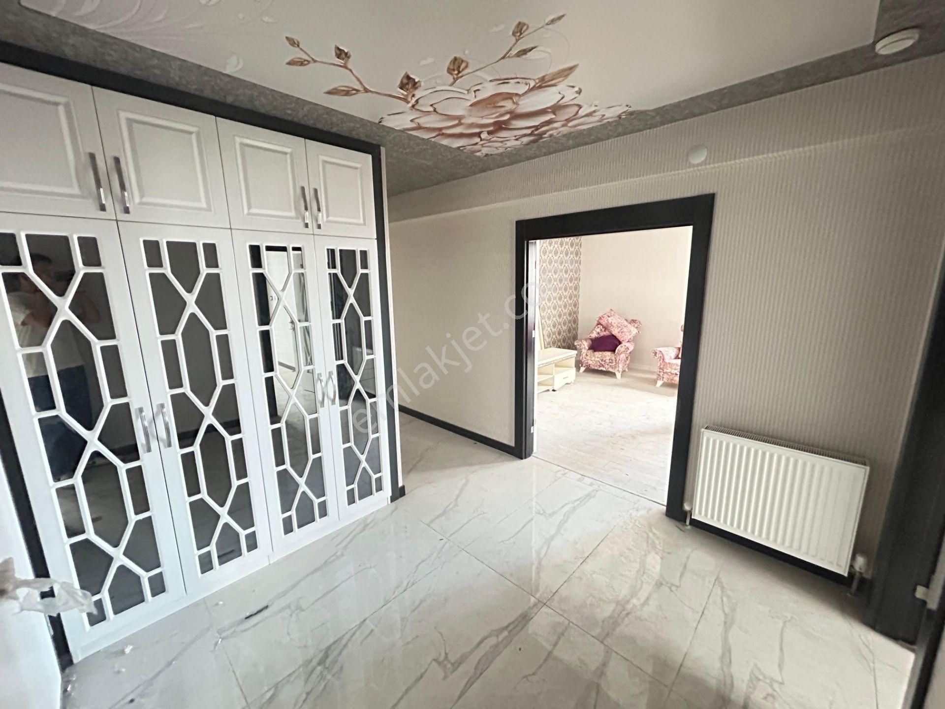 Merkezi Konumda Yüksek Katta Manzaralı Sitede 4+1 Satılık Prıme Ofis - Görsel 35