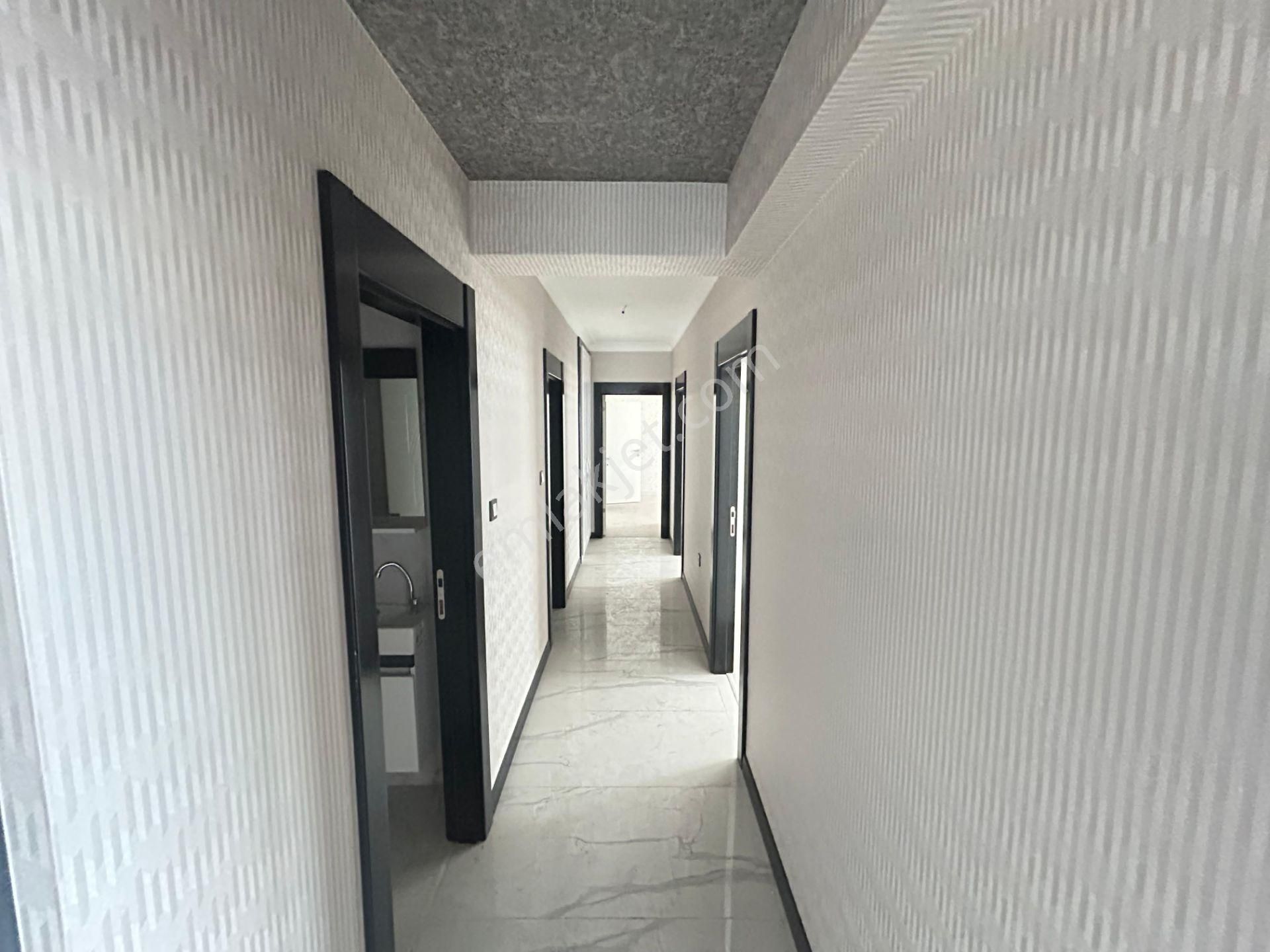 Merkezi Konumda Yüksek Katta Manzaralı Sitede 4+1 Satılık Prıme Ofis - Görsel 34