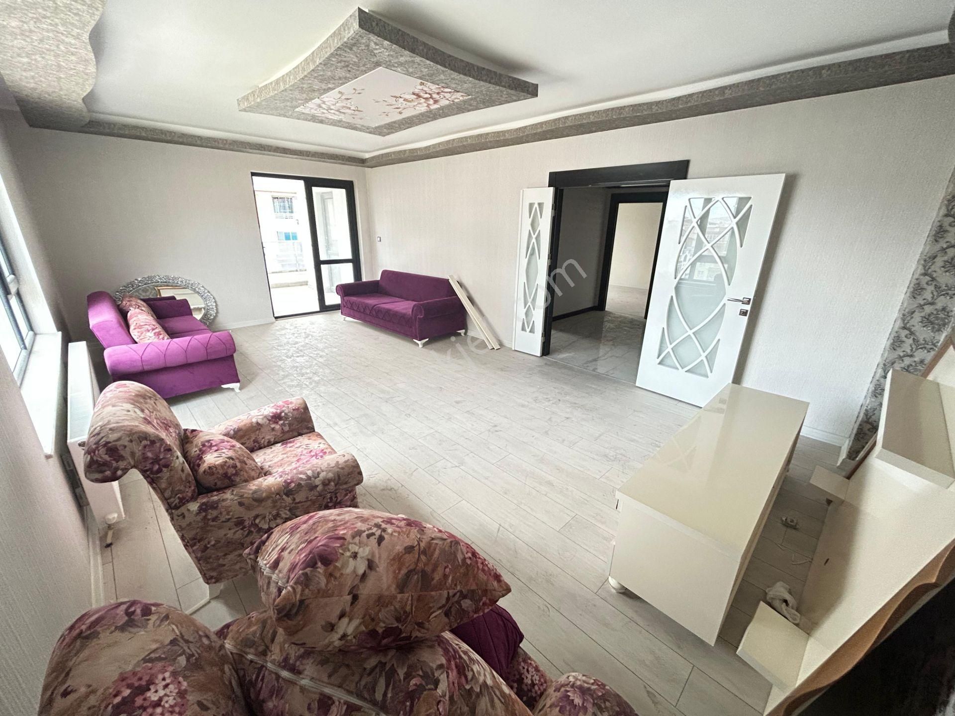 Merkezi Konumda Yüksek Katta Manzaralı Sitede 4+1 Satılık Prıme Ofis - Görsel 12