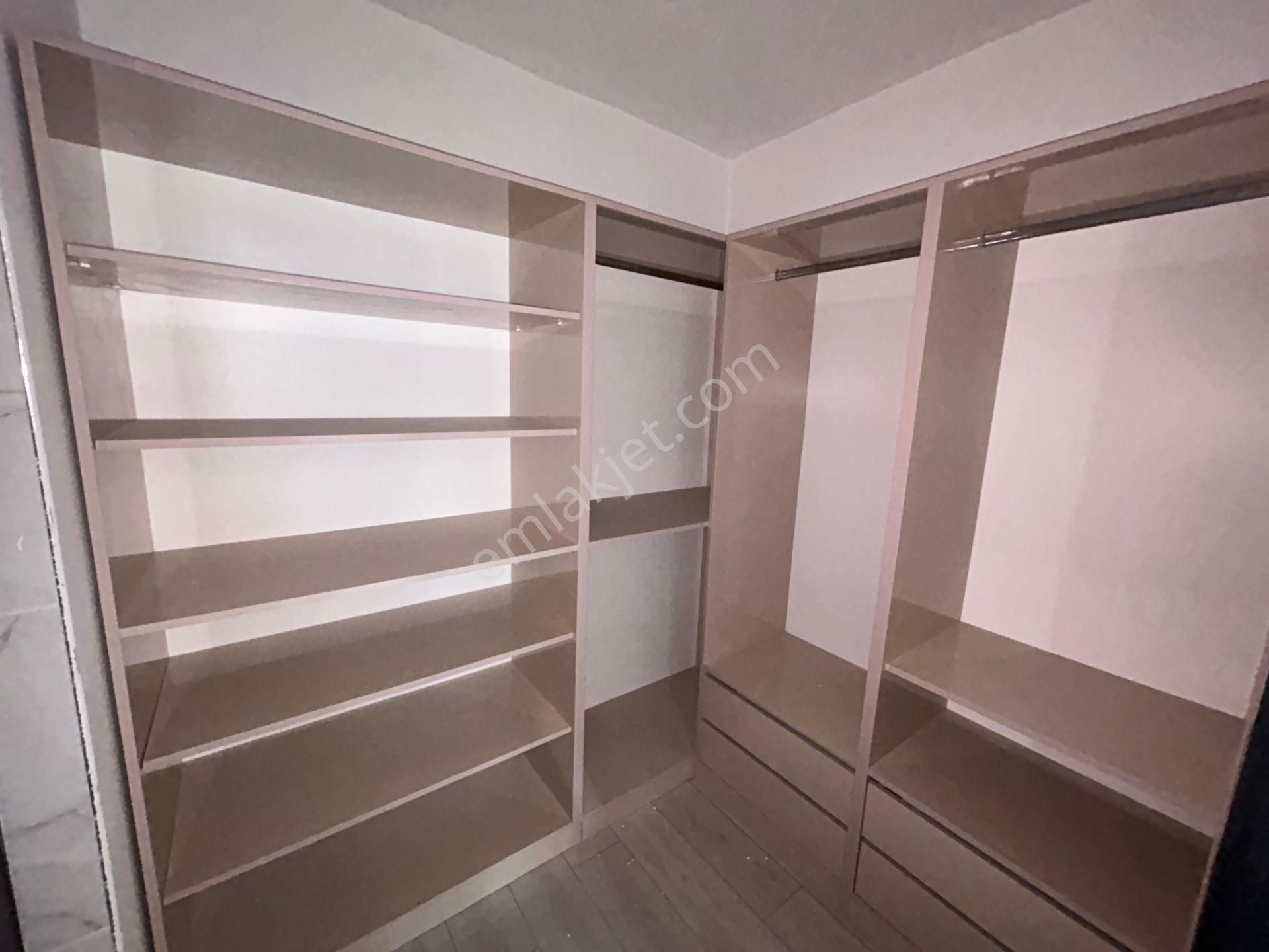 Merkezi Konumda Yüksek Katta Manzaralı Sitede 4+1 Satılık Prıme Ofis - Görsel 16