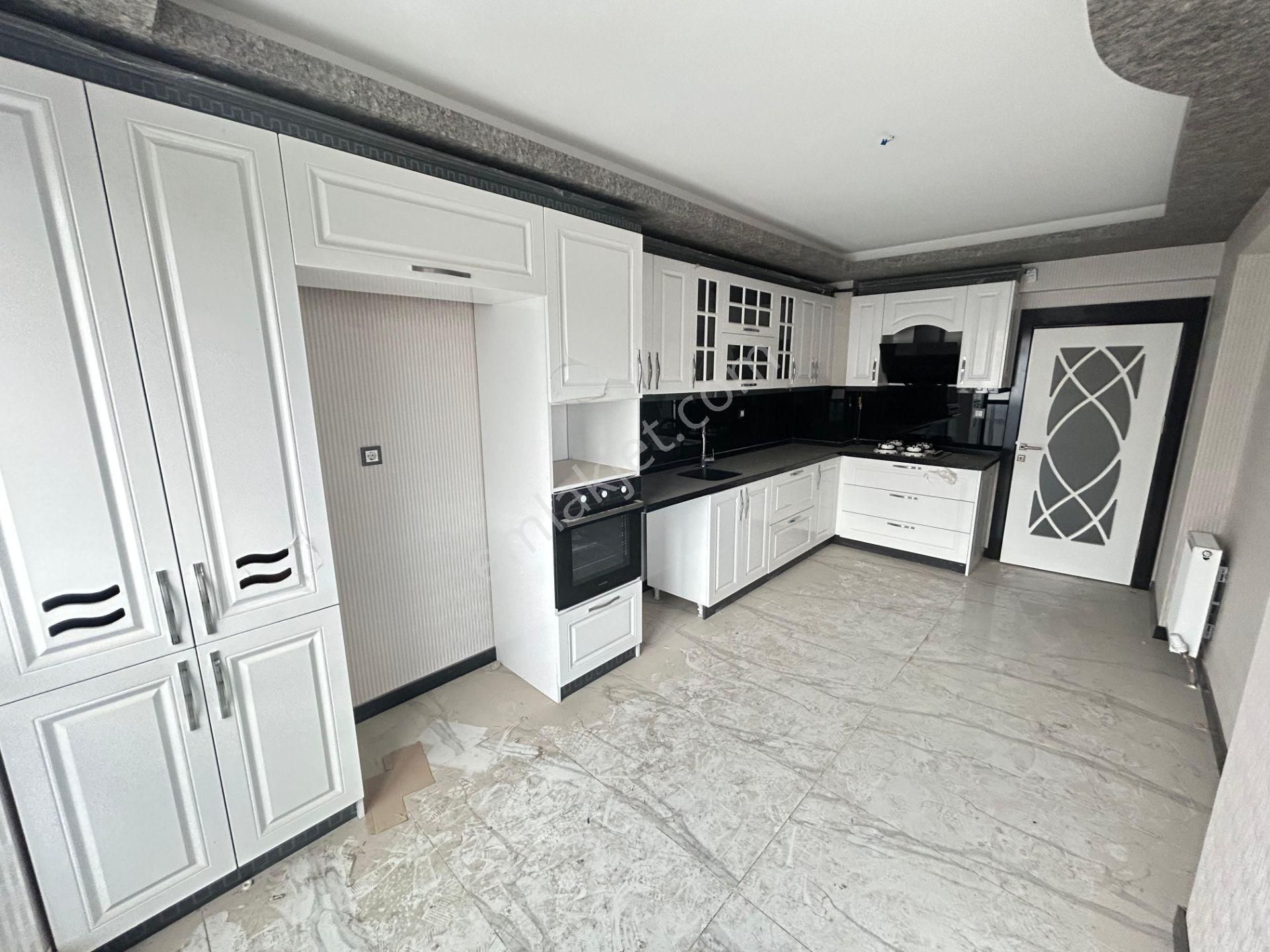 Merkezi Konumda Yüksek Katta Manzaralı Sitede 4+1 Satılık Prıme Ofis - Görsel 20