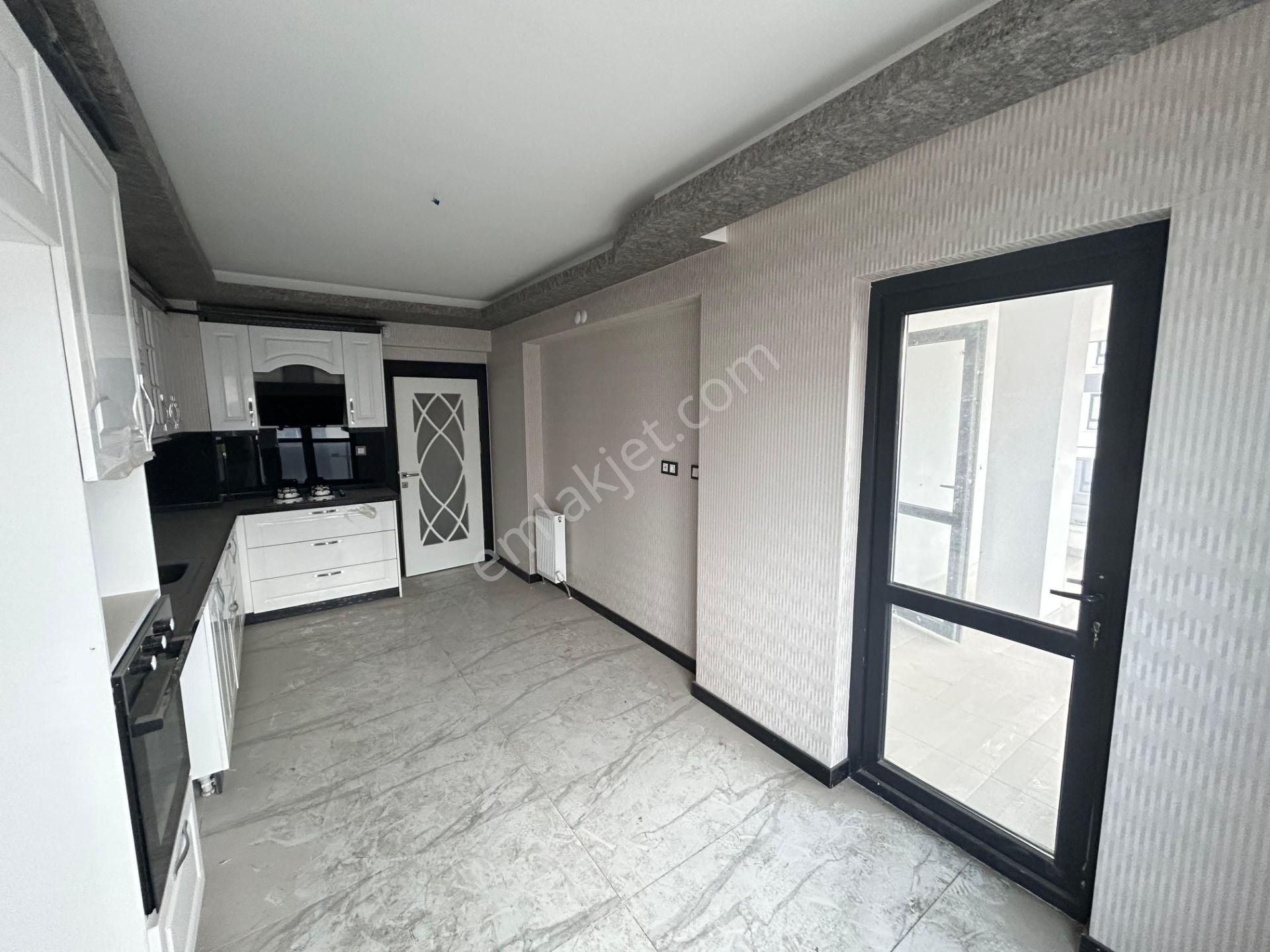 Merkezi Konumda Yüksek Katta Manzaralı Sitede 4+1 Satılık Prıme Ofis - Görsel 8