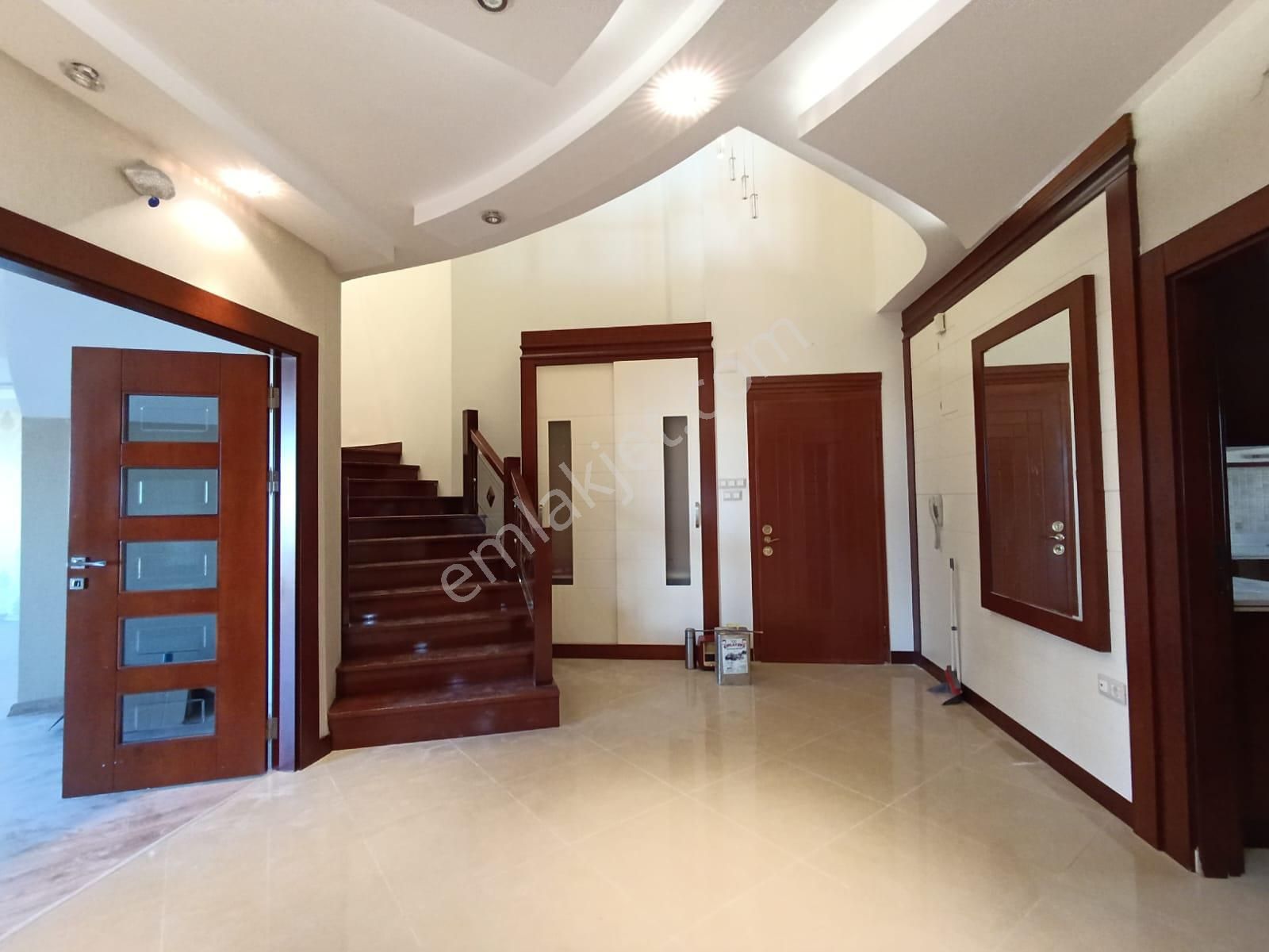 İbrahimli Osmangazi Çınarlı Sitesinde Satılık 7+2 Dubleks Daire
