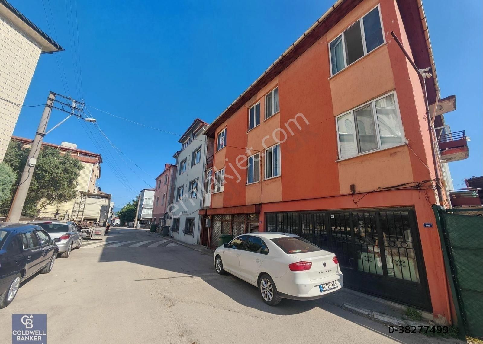 Körfez Kuzey Mh Çınarpark Otelin Hemen Arkası 2+1 Satılık Daire