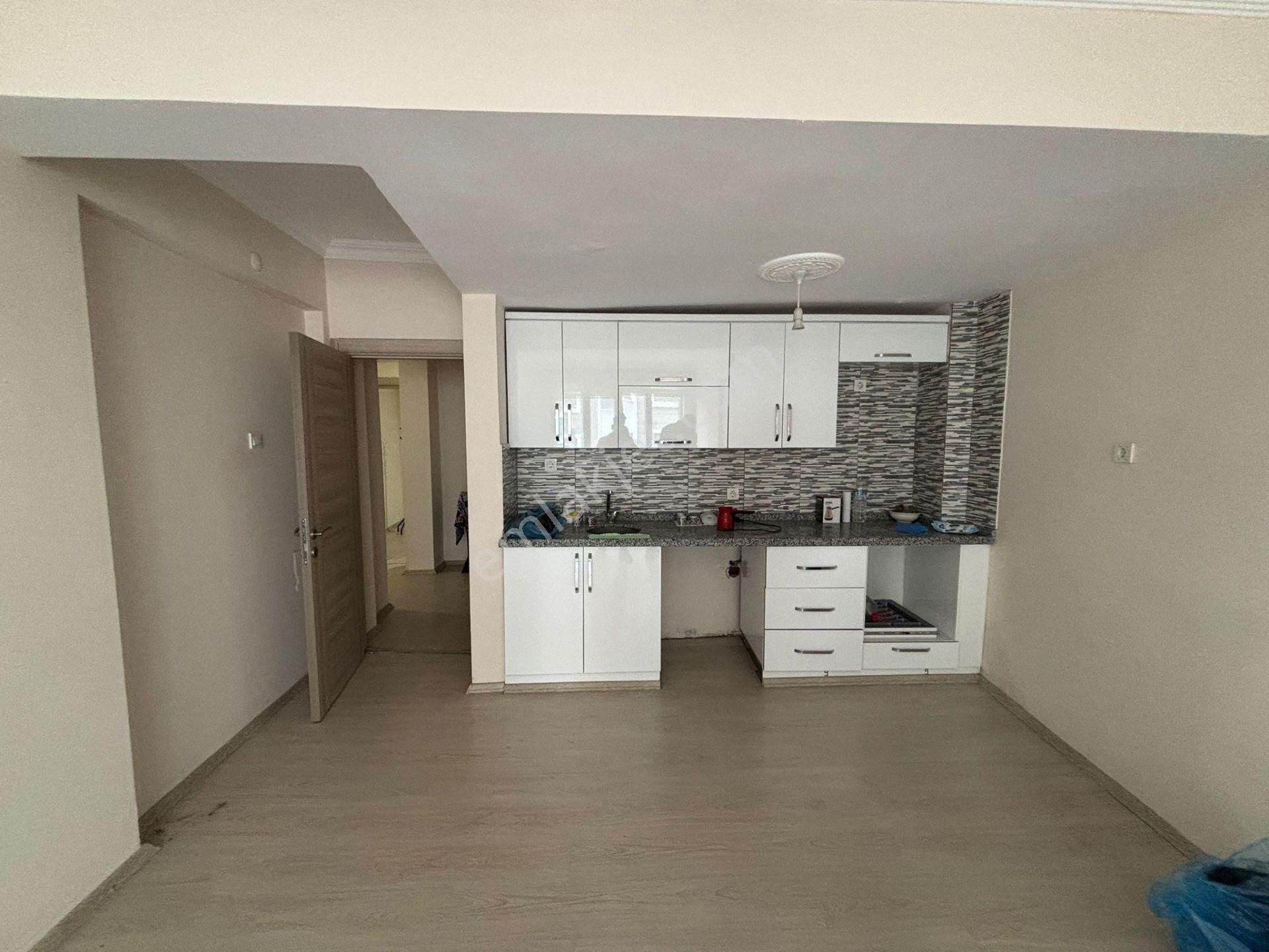 Kuzey Emlaktan Fatih Caddesinde Kiralık Ofis!