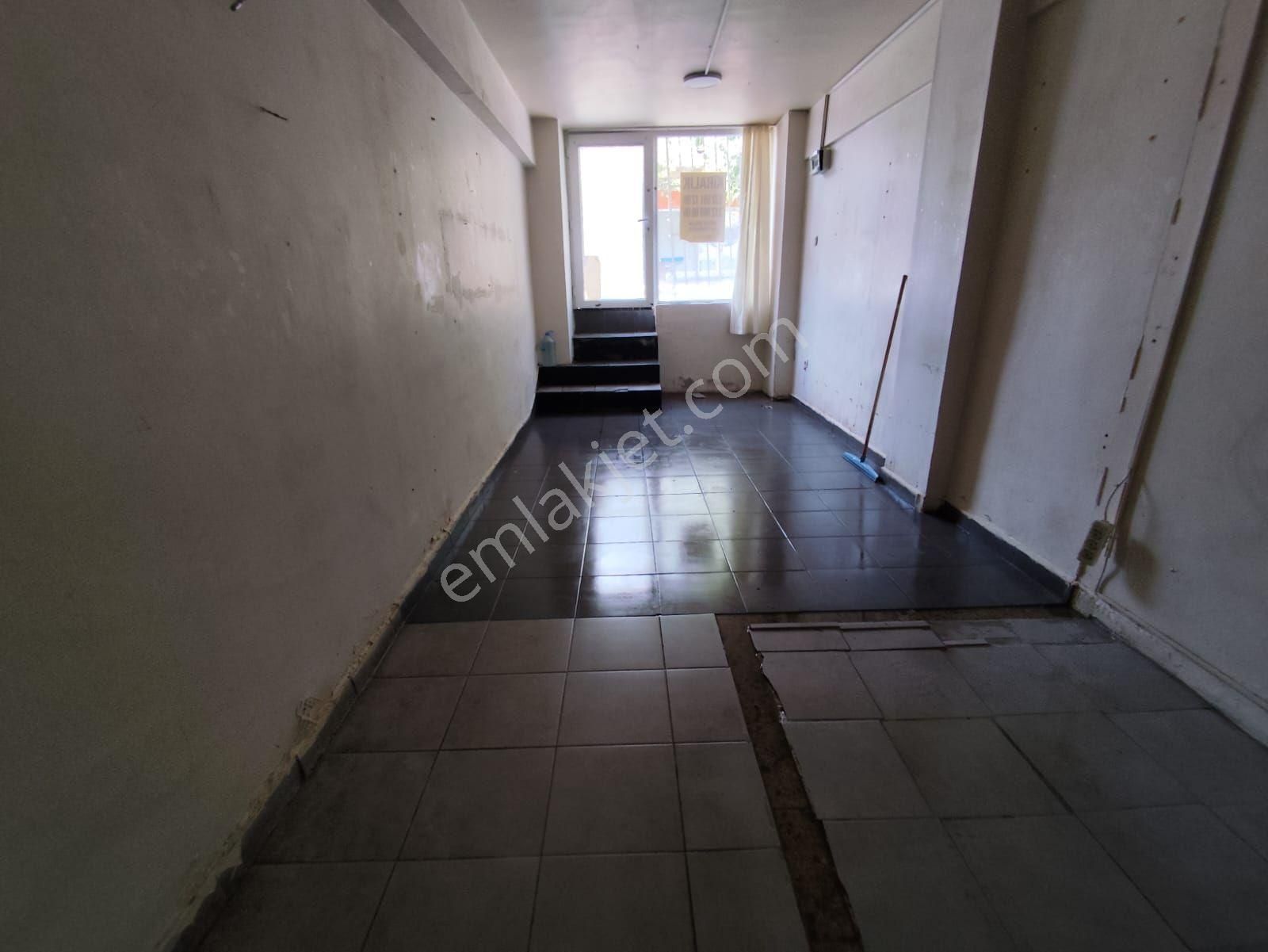 Kocamustafapaşa Silivrikapi İlk Mektep Sok 20 Mt Kiralık Dükkan - Görsel 2