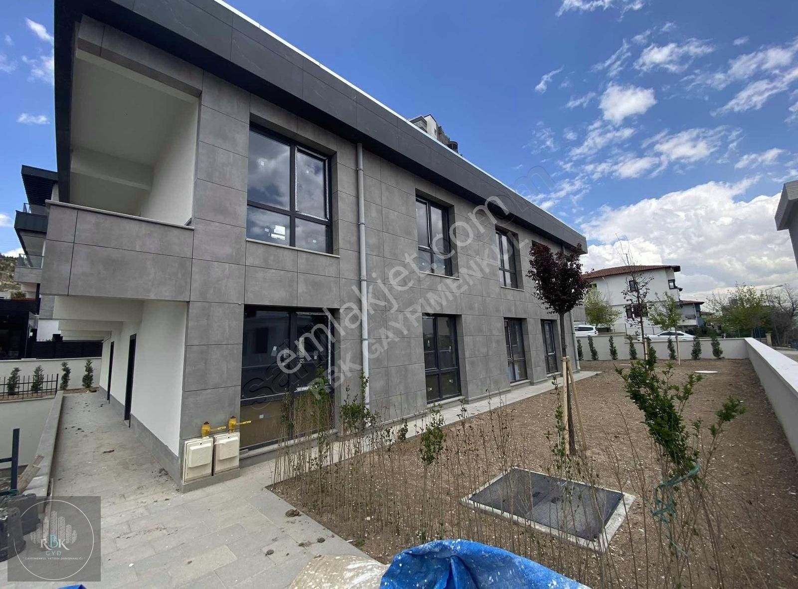 Eskişehir Yolunda Net 1000 Metre² Müstakil Kiralık, İkiz Villa