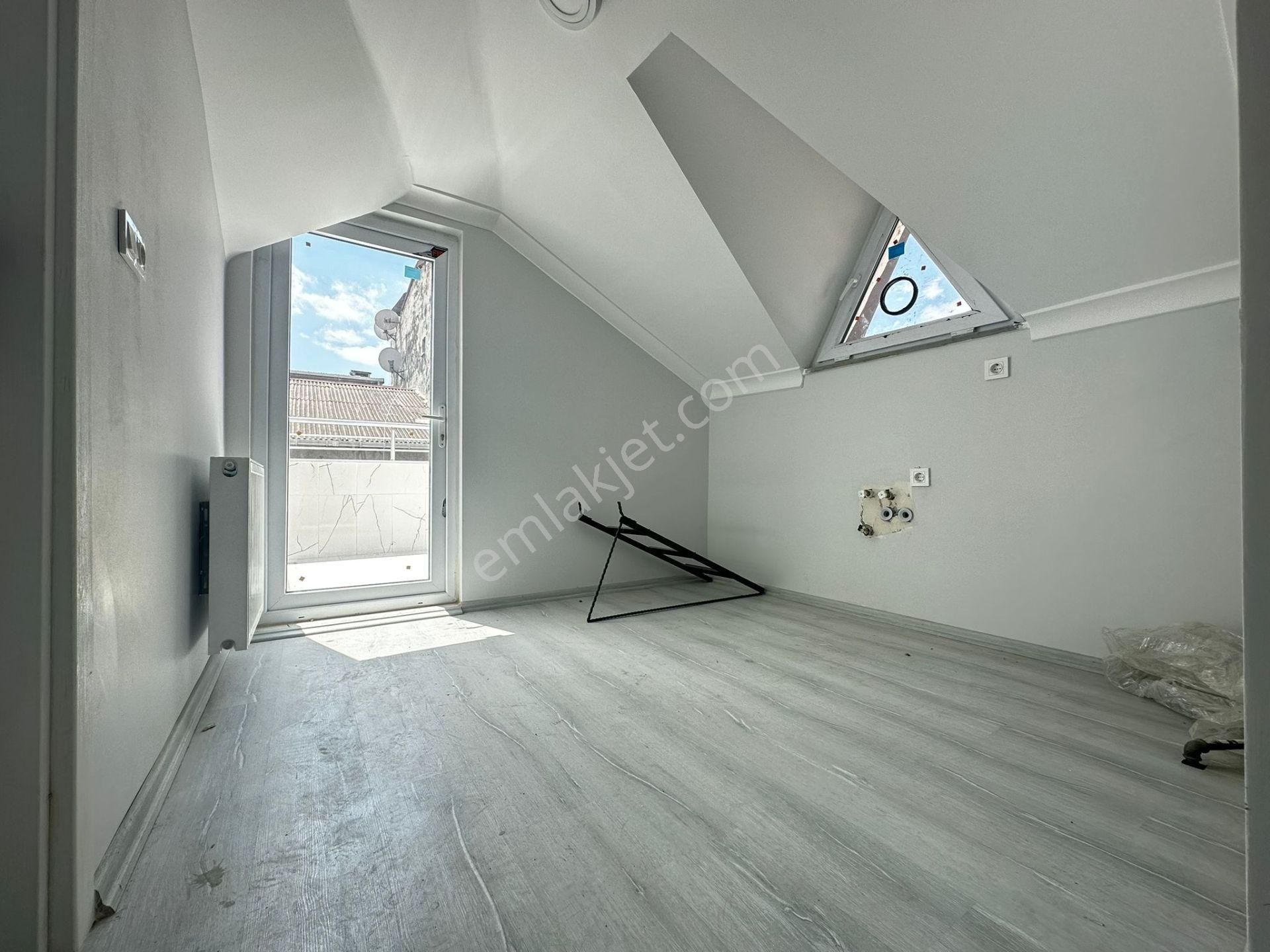 Türkiye Emlakdan 3+2 Yüzyıl Mah 160m² 3.kat Dublex Lüxdaire 2600 - Görsel 22