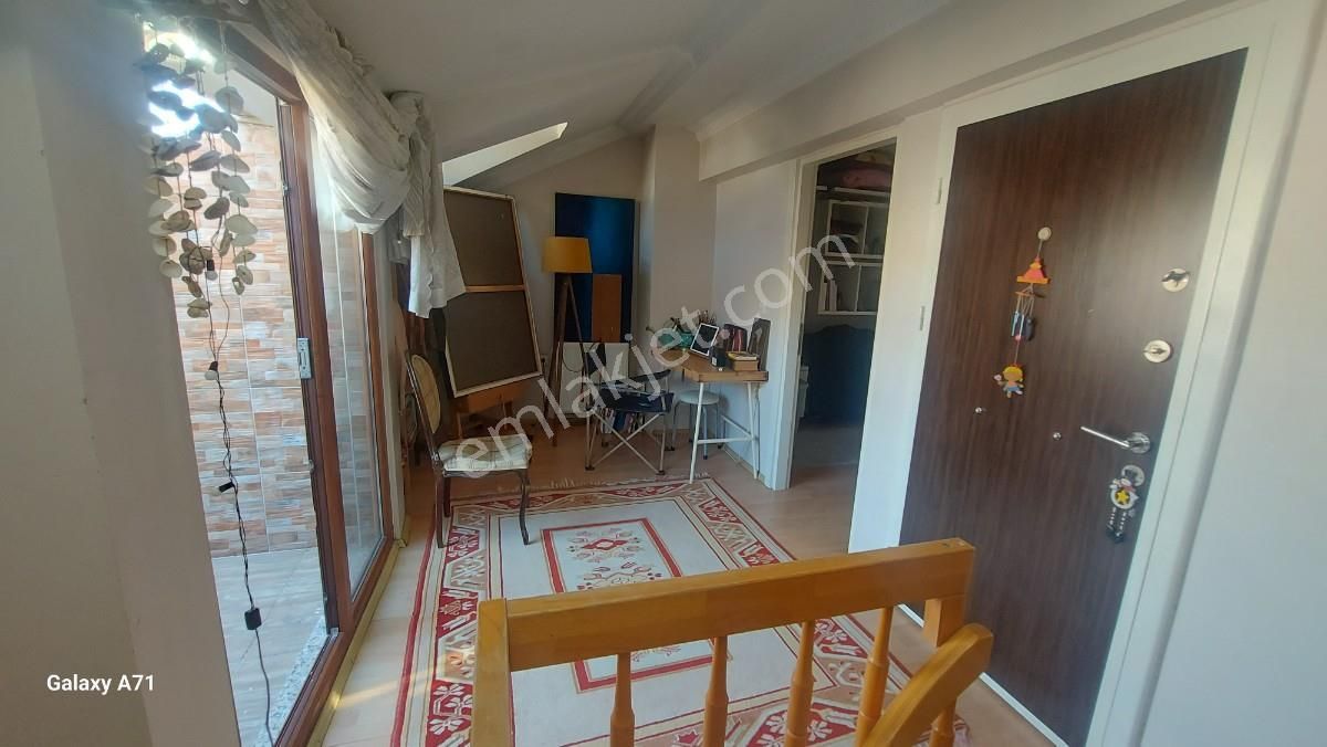 Üsküdar Zeynep Kamilde Genç Binada Dubleks Daire - Görsel 16