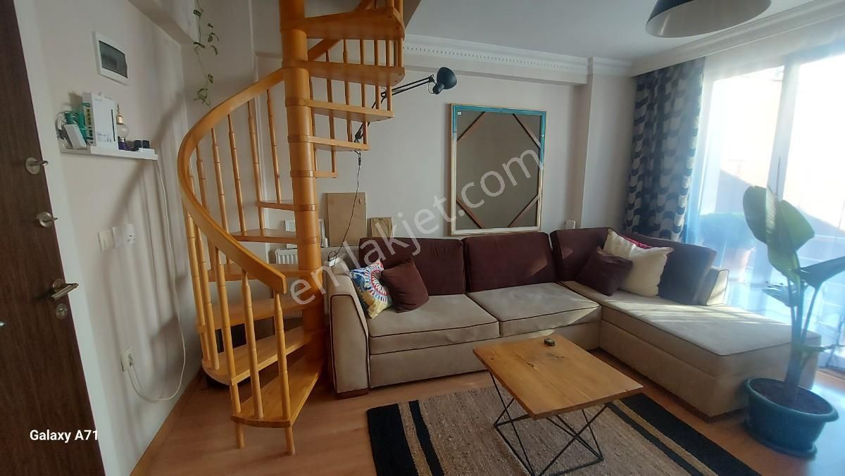 Üsküdar Zeynep Kamilde Genç Binada Dubleks Daire - Görsel 13