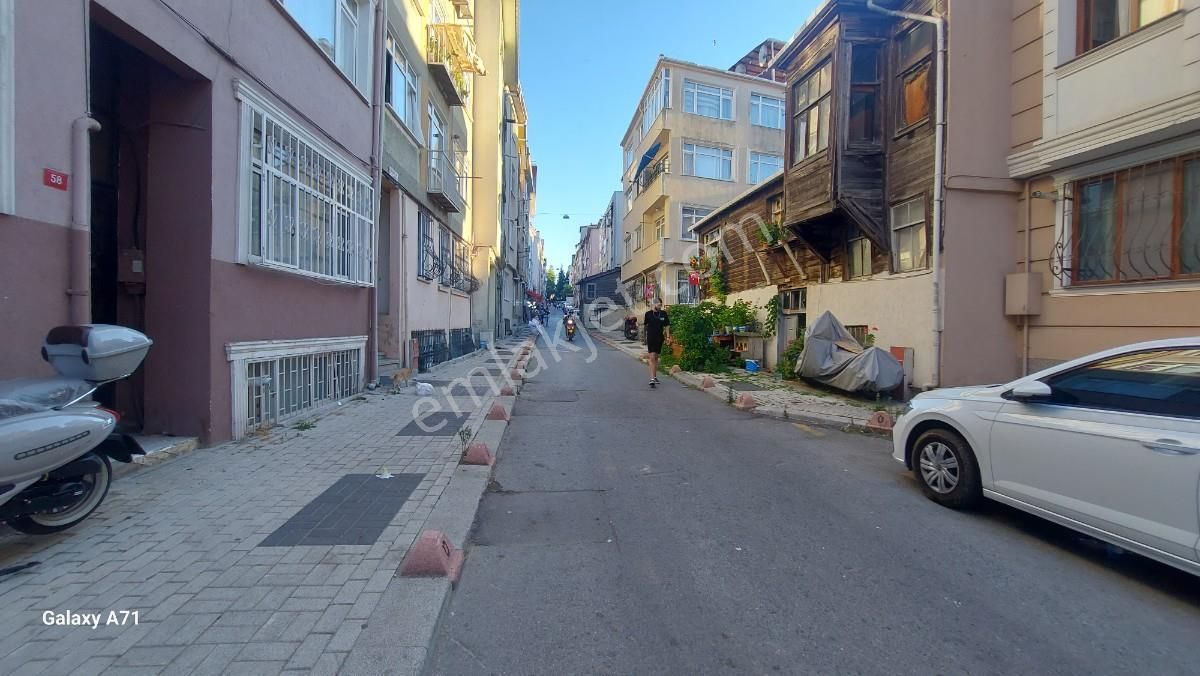 Üsküdar Zeynep Kamilde Genç Binada Dubleks Daire - Görsel 24