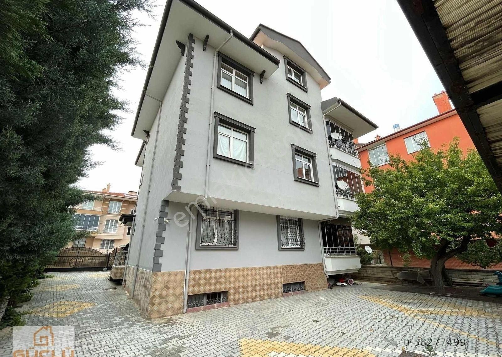 Erenköy'de 600m2 Arsa İçinde Satılık Müstakil Ev
